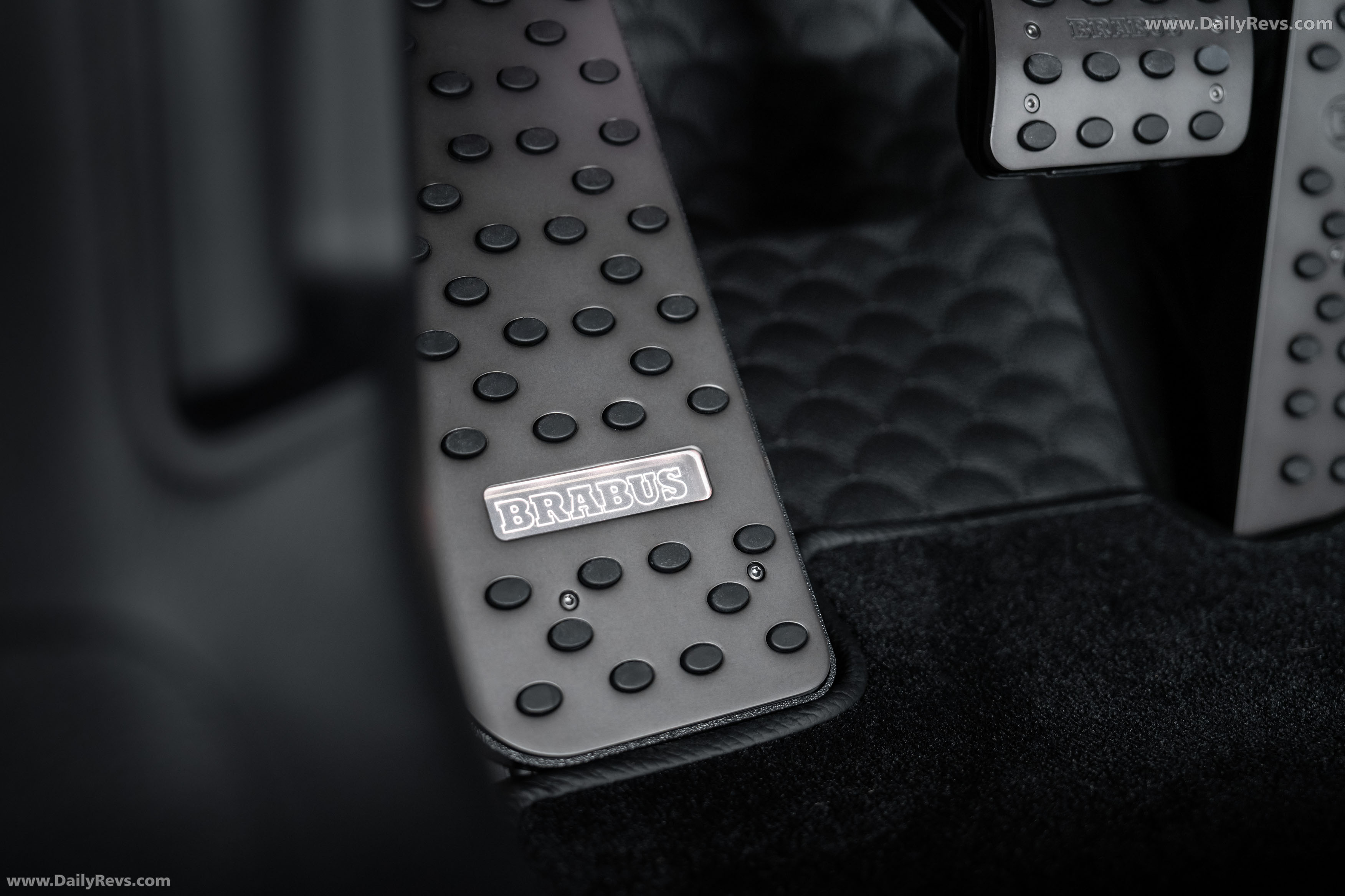 2026 Brabus 900 Continental GTC Speed Interior