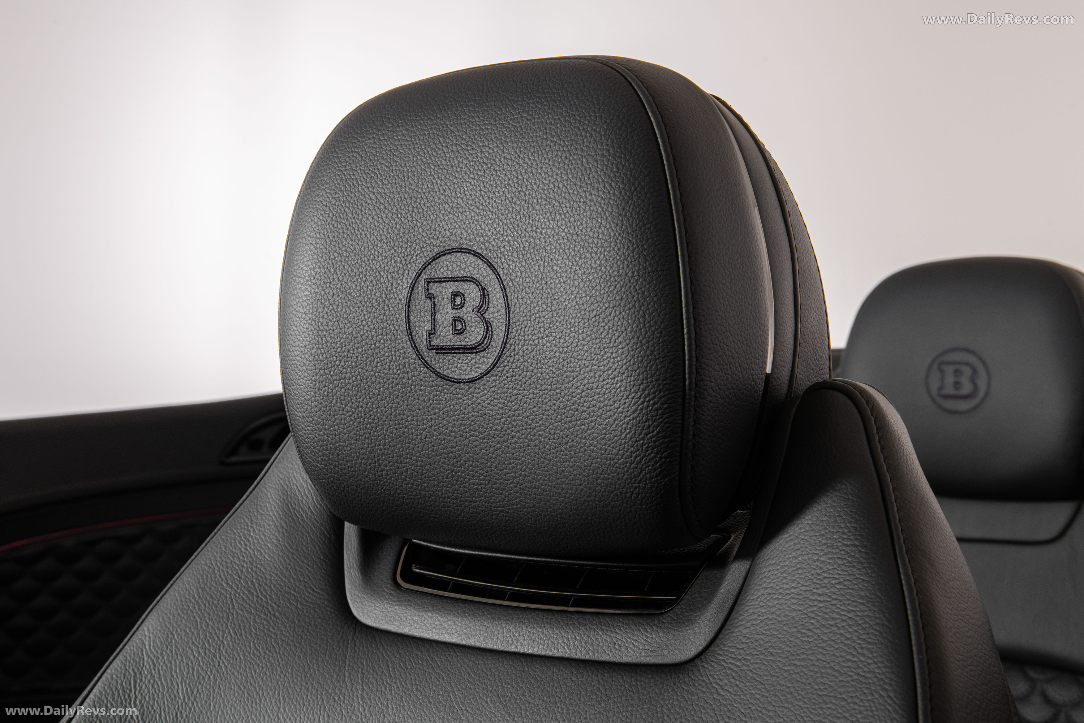 2026 Brabus 900 Continental GTC Speed Interior