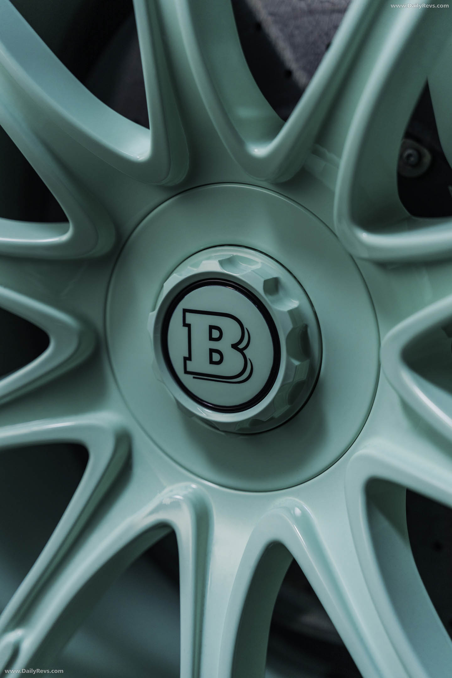 2026 Brabus 900 Mint Urus SE Exterior