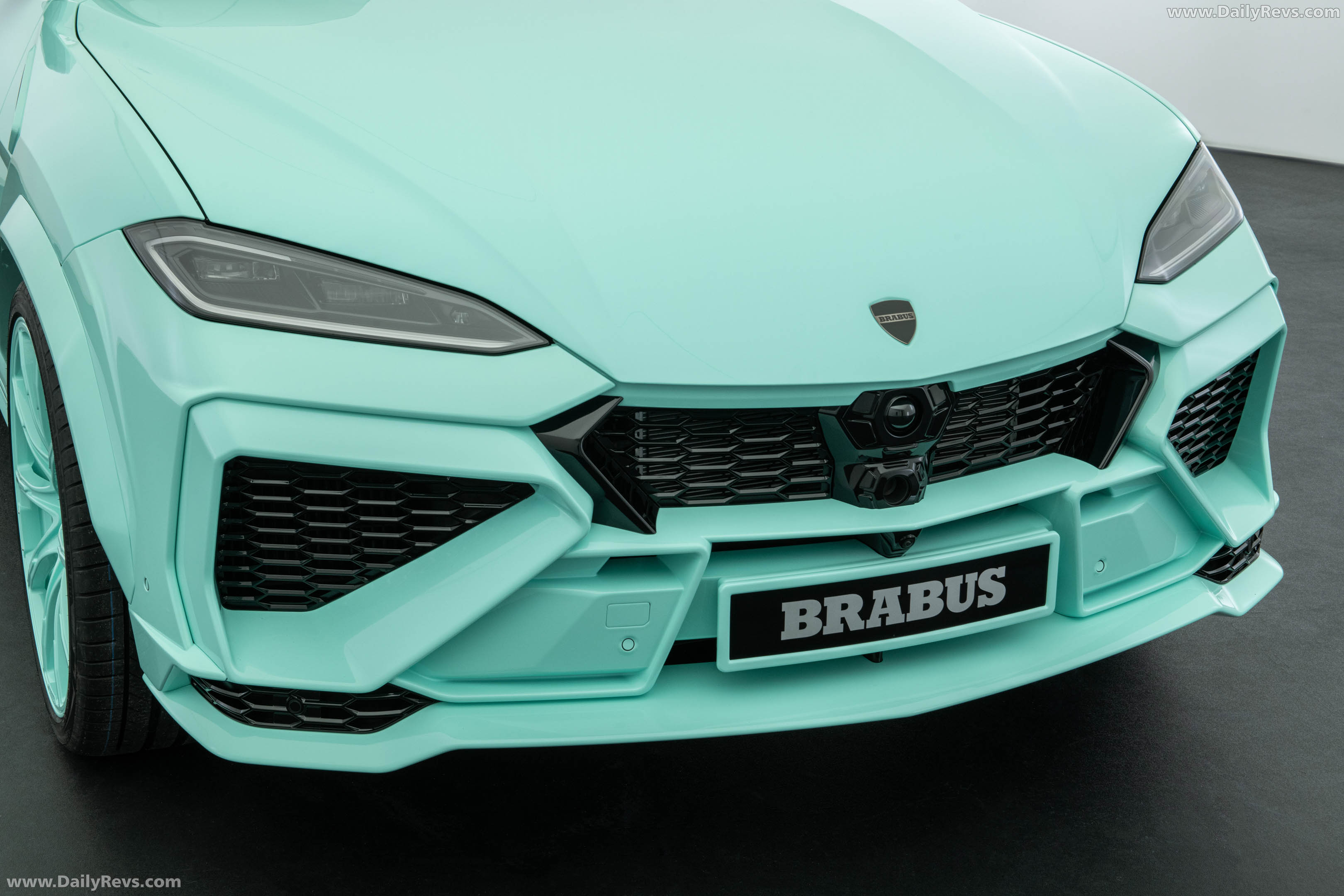 2026 Brabus 900 Mint Urus SE Exterior