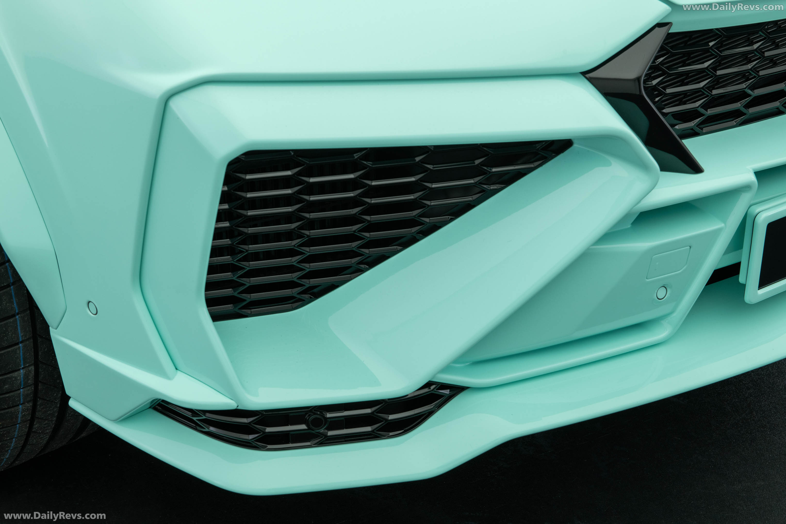 2026 Brabus 900 Mint Urus SE Exterior