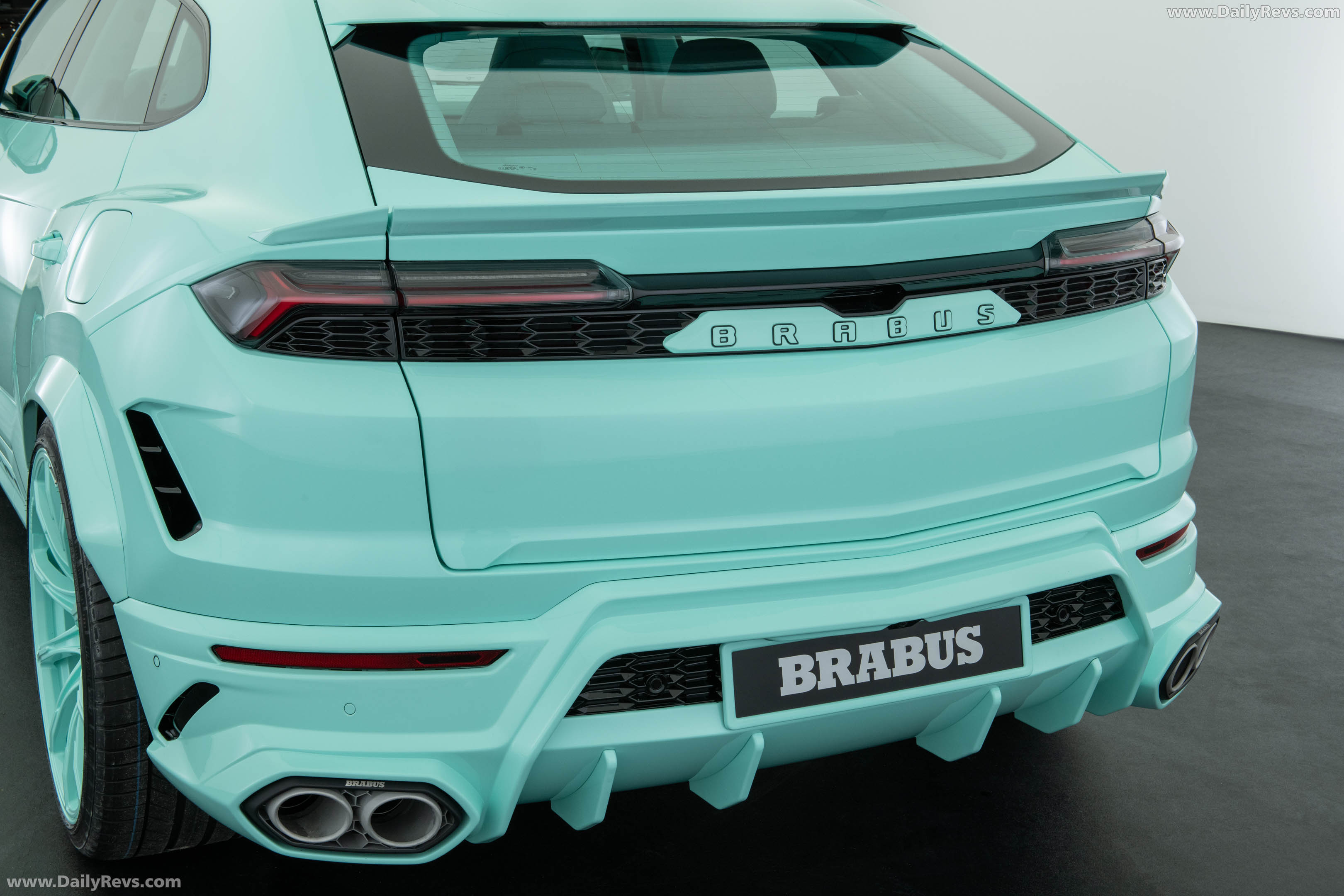 2026 Brabus 900 Mint Urus SE Exterior