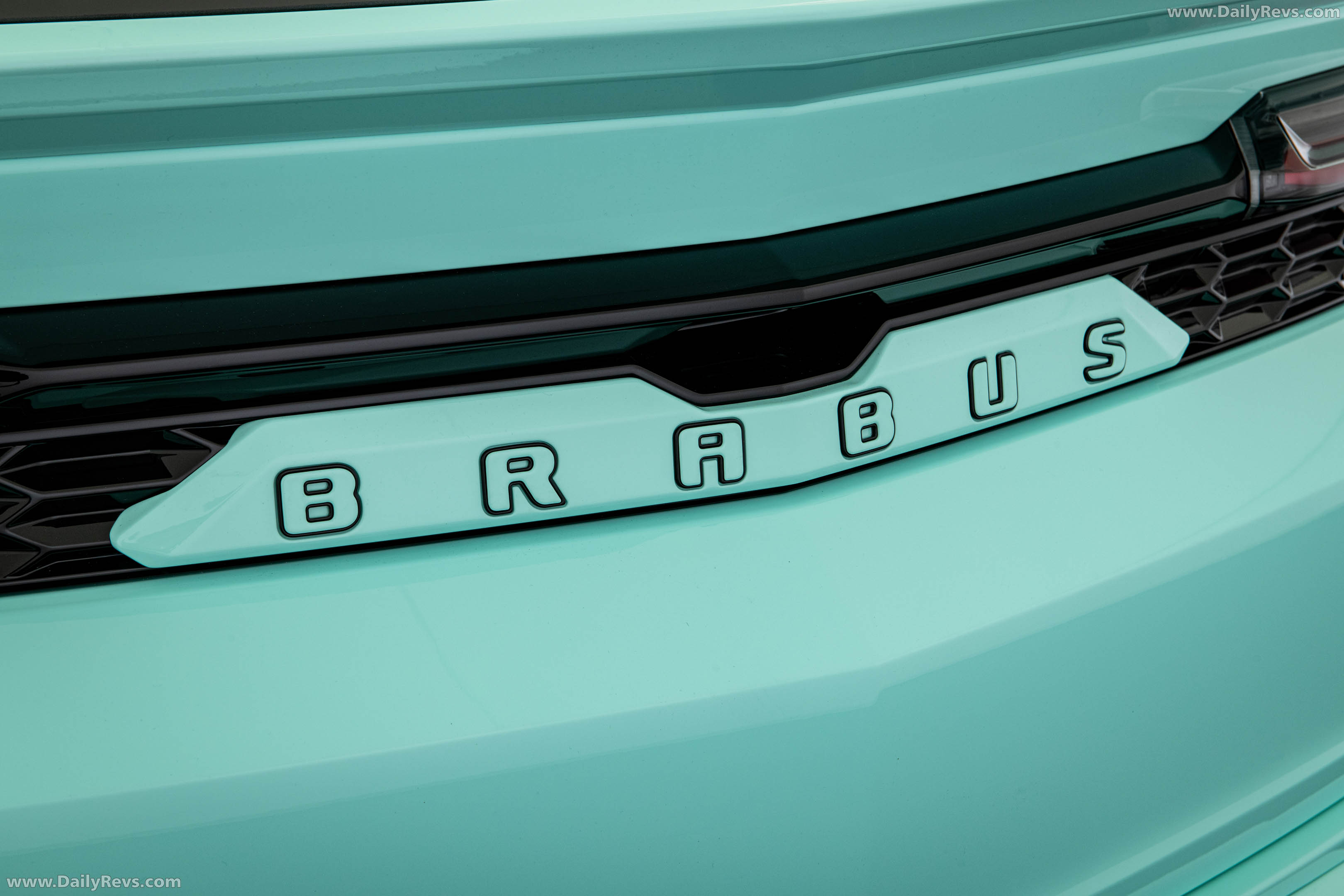 2026 Brabus 900 Mint Urus SE Exterior