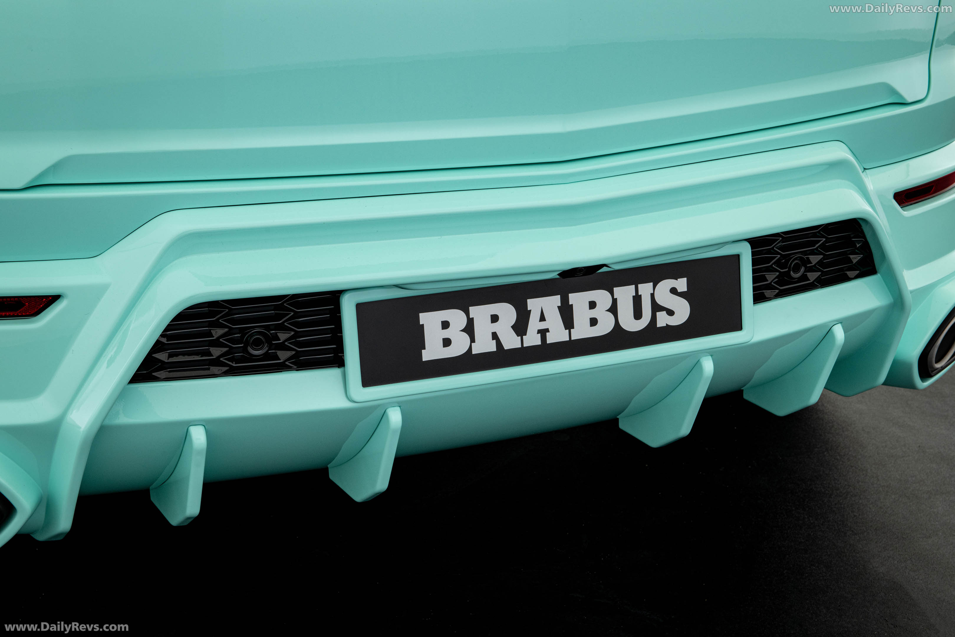 2026 Brabus 900 Mint Urus SE Exterior
