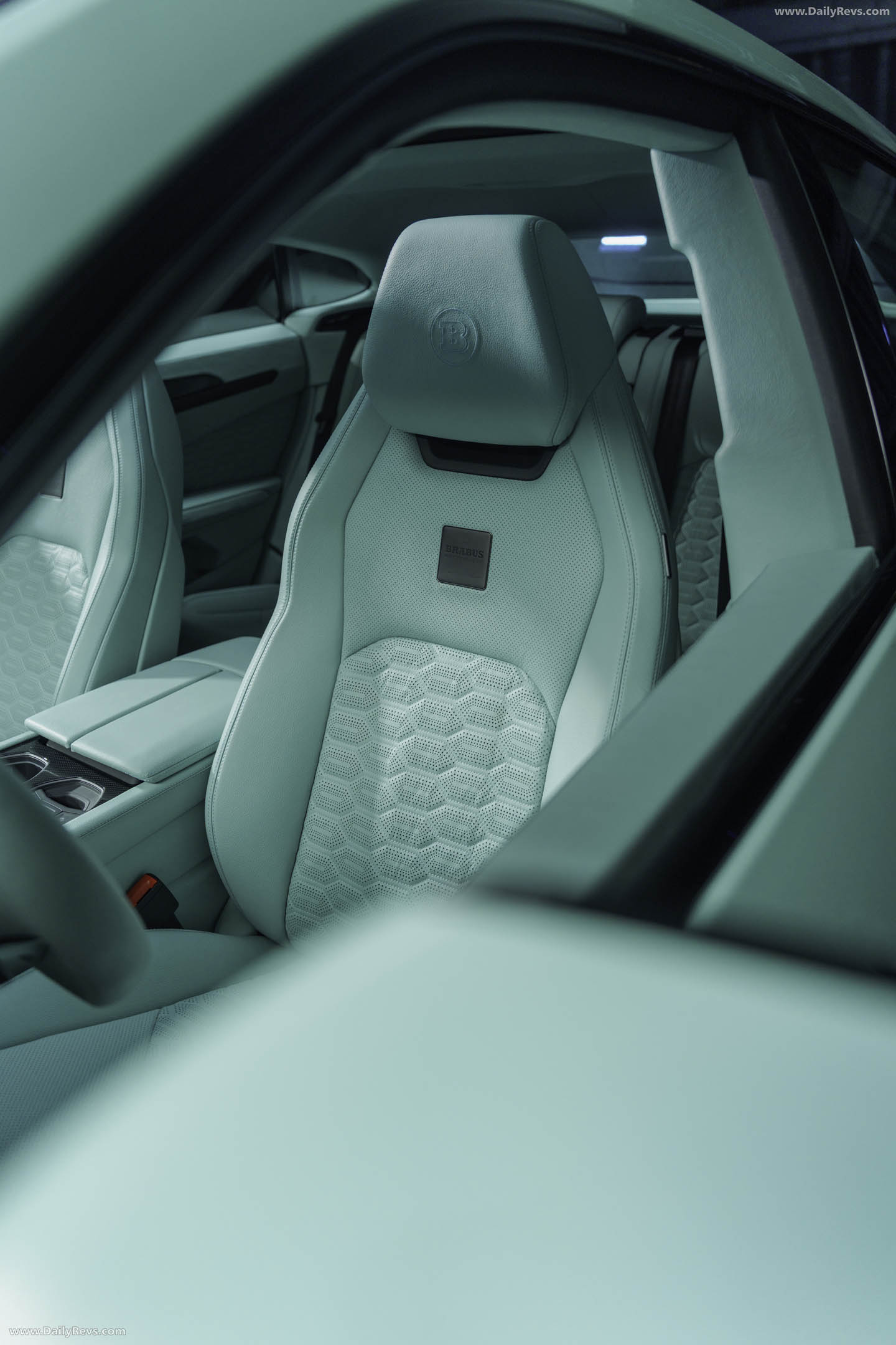 2026 Brabus 900 Mint Urus SE Interior