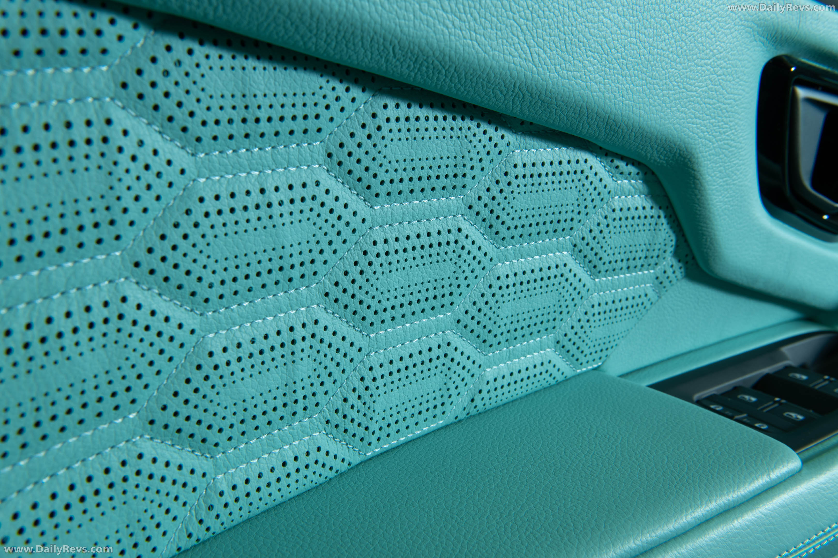 2026 Brabus 900 Mint Urus SE Interior