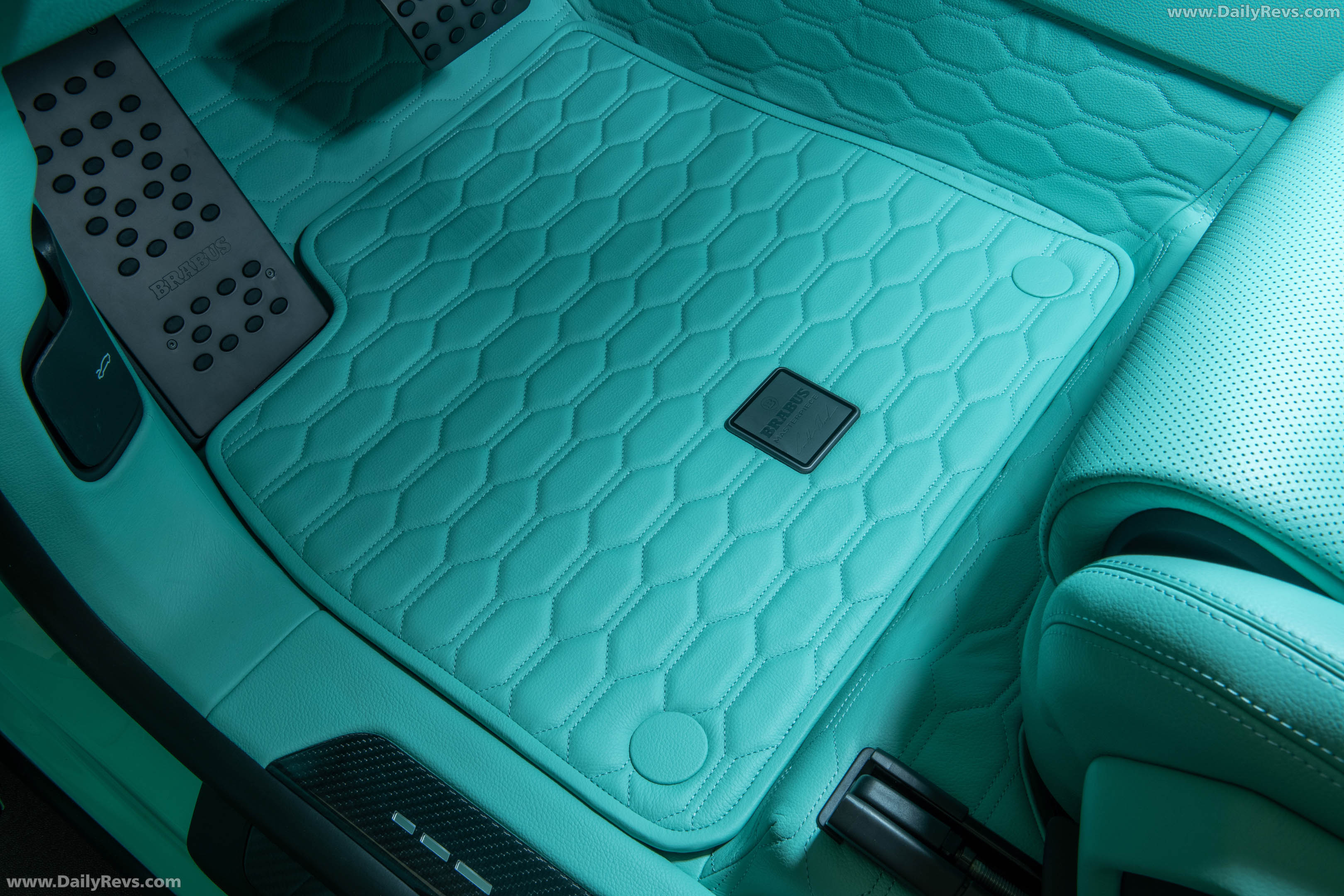 2026 Brabus 900 Mint Urus SE Interior