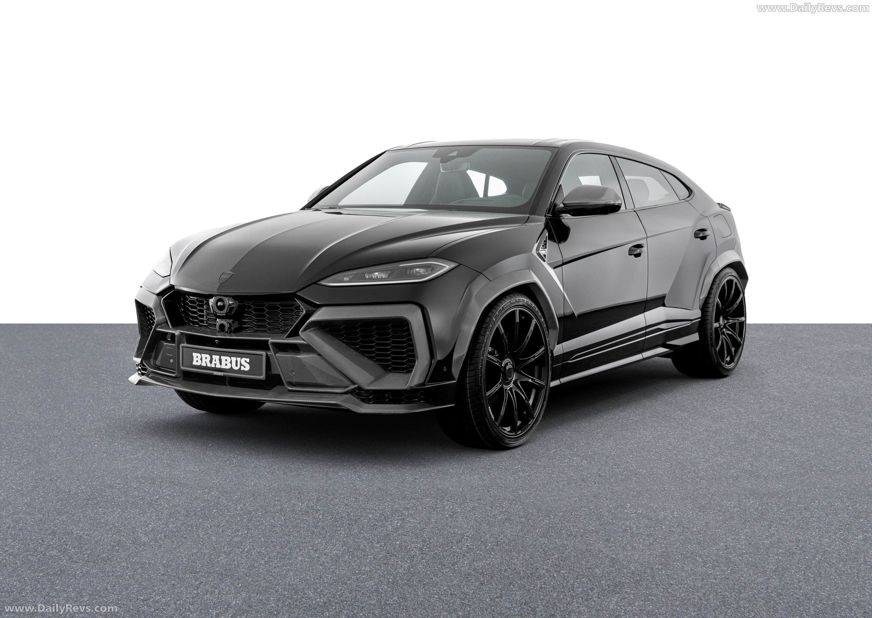2026 Brabus 900 Superblack Urus SE Front View