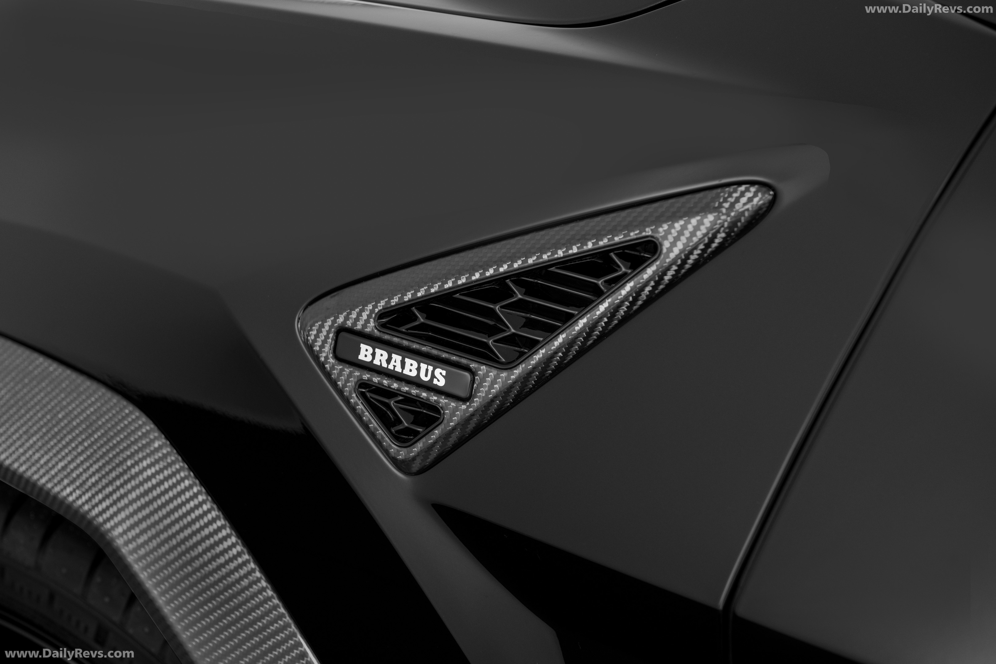 2026 Brabus 900 Superblack Urus SE Exterior