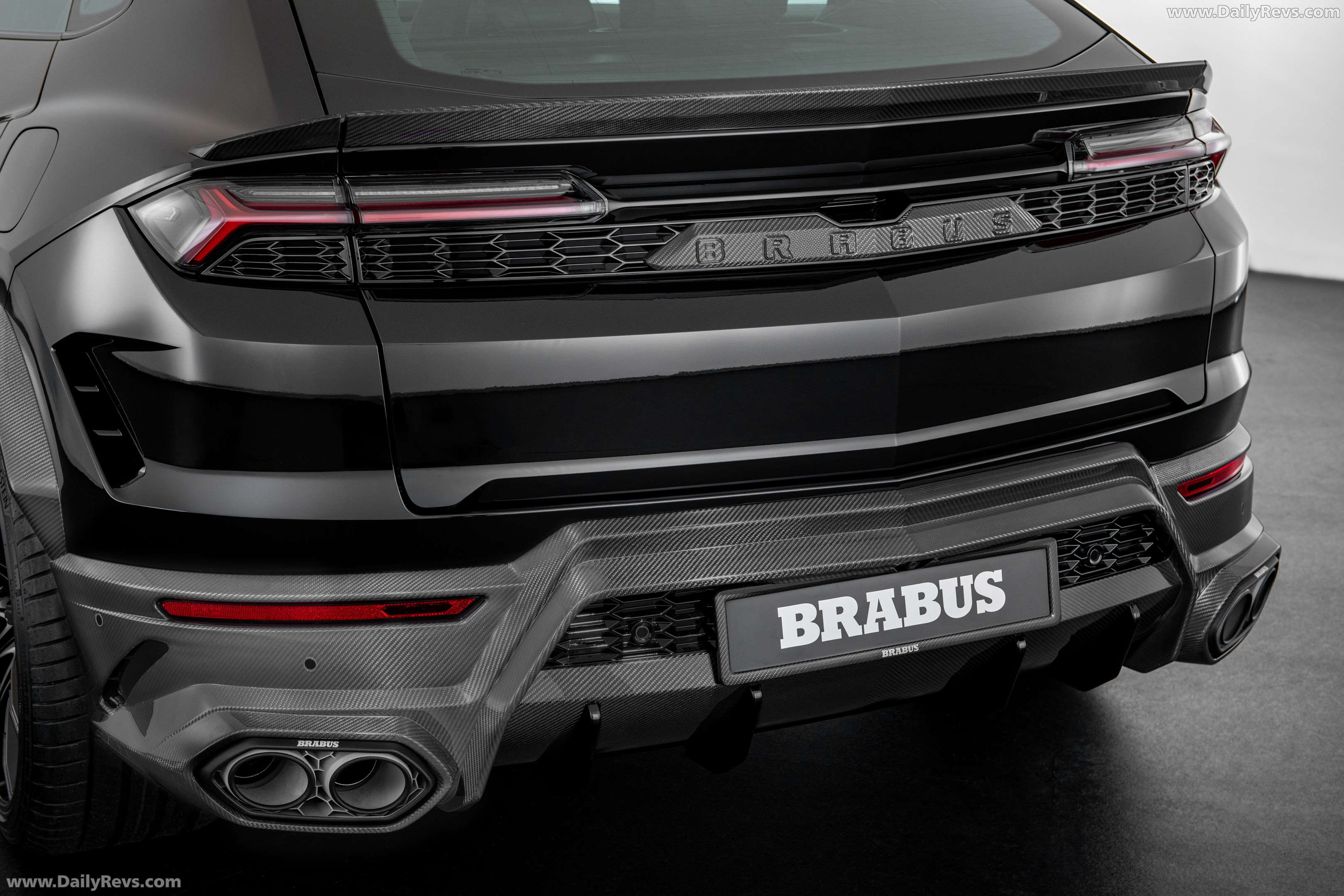 2026 Brabus 900 Superblack Urus SE Exterior