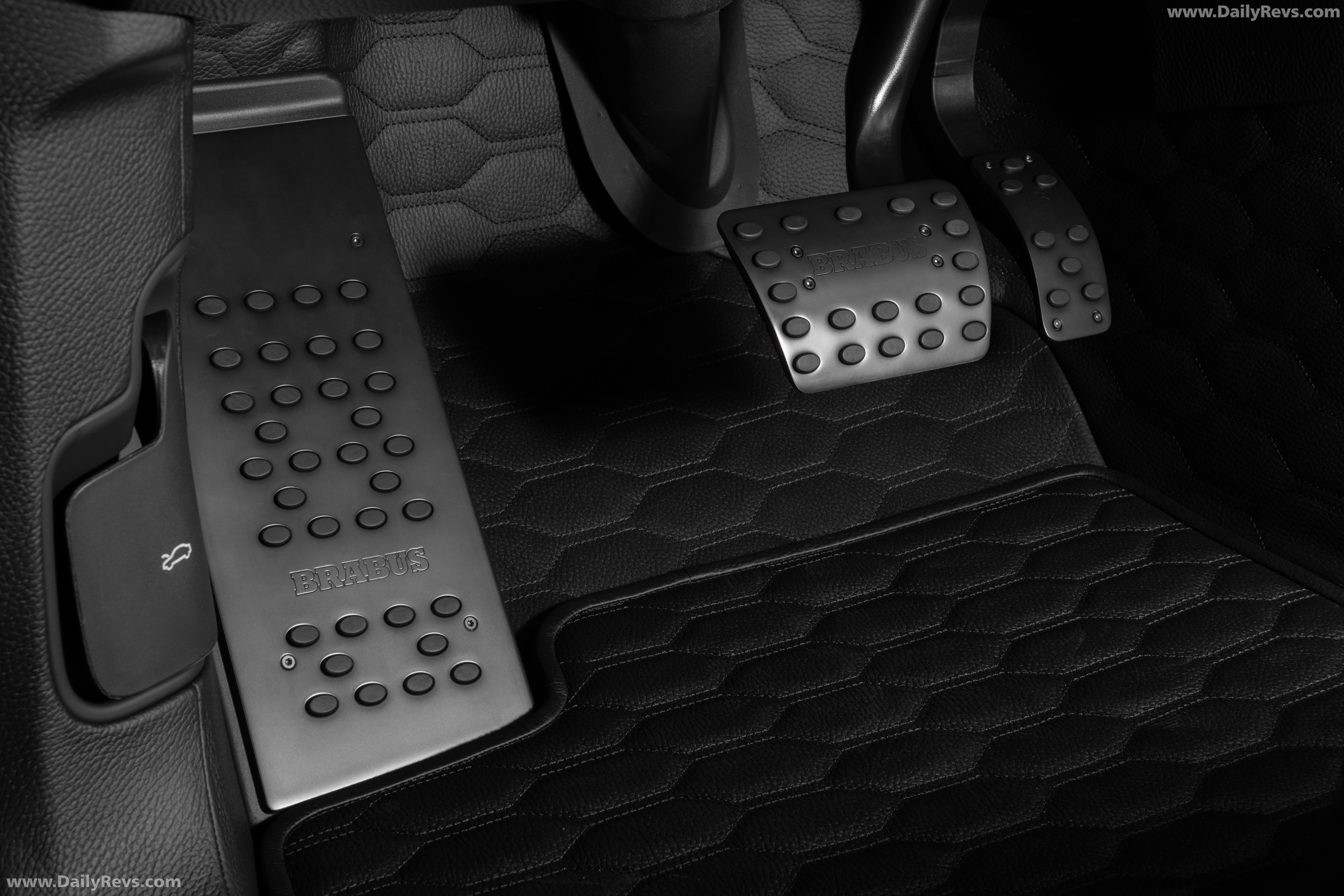 2026 Brabus 900 Superblack Urus SE Interior