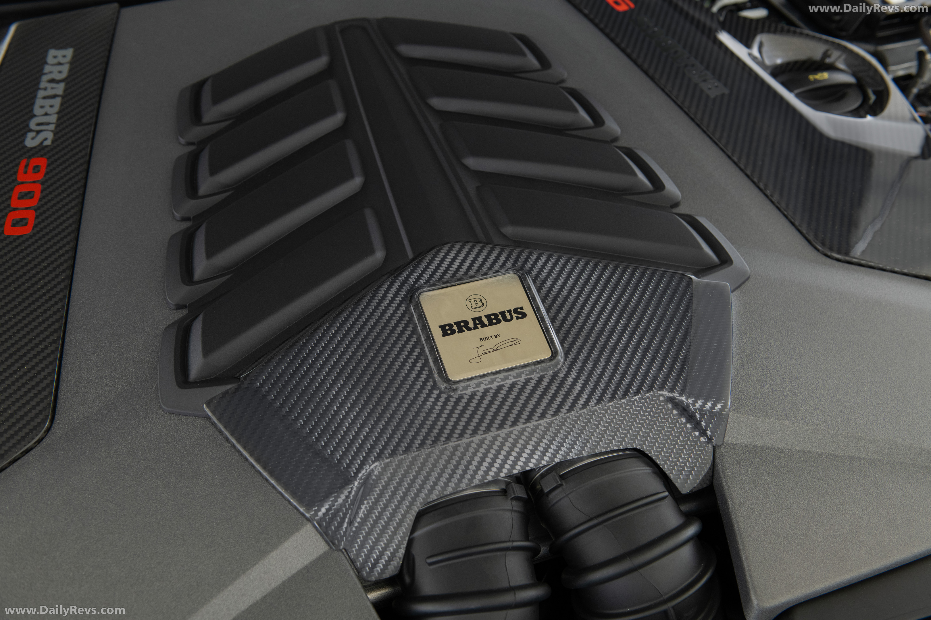 2026 Brabus 900 Superblack Urus SE Engine