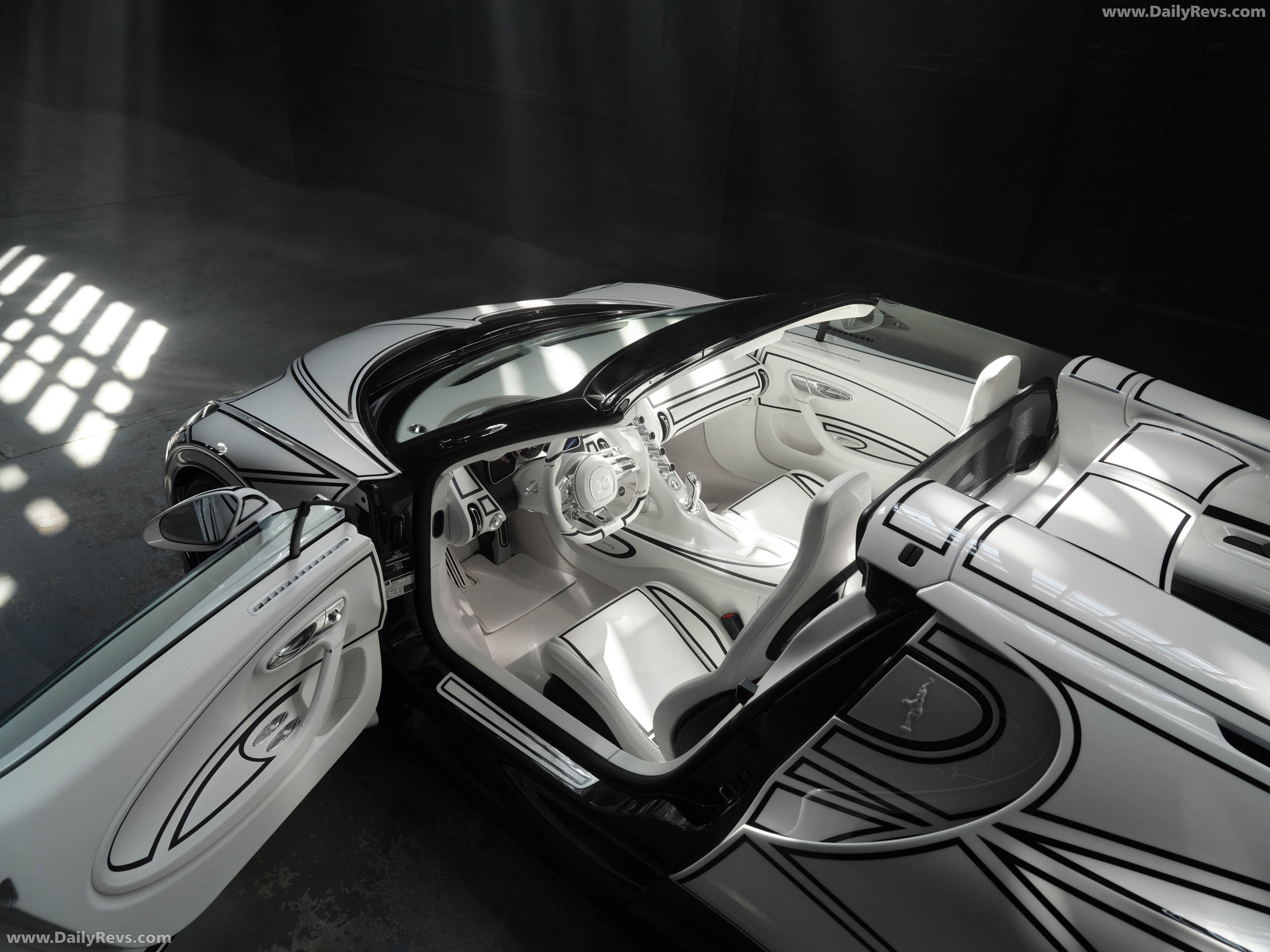 2026 Bugatti W16 Mistral Blanc Eternel Interior