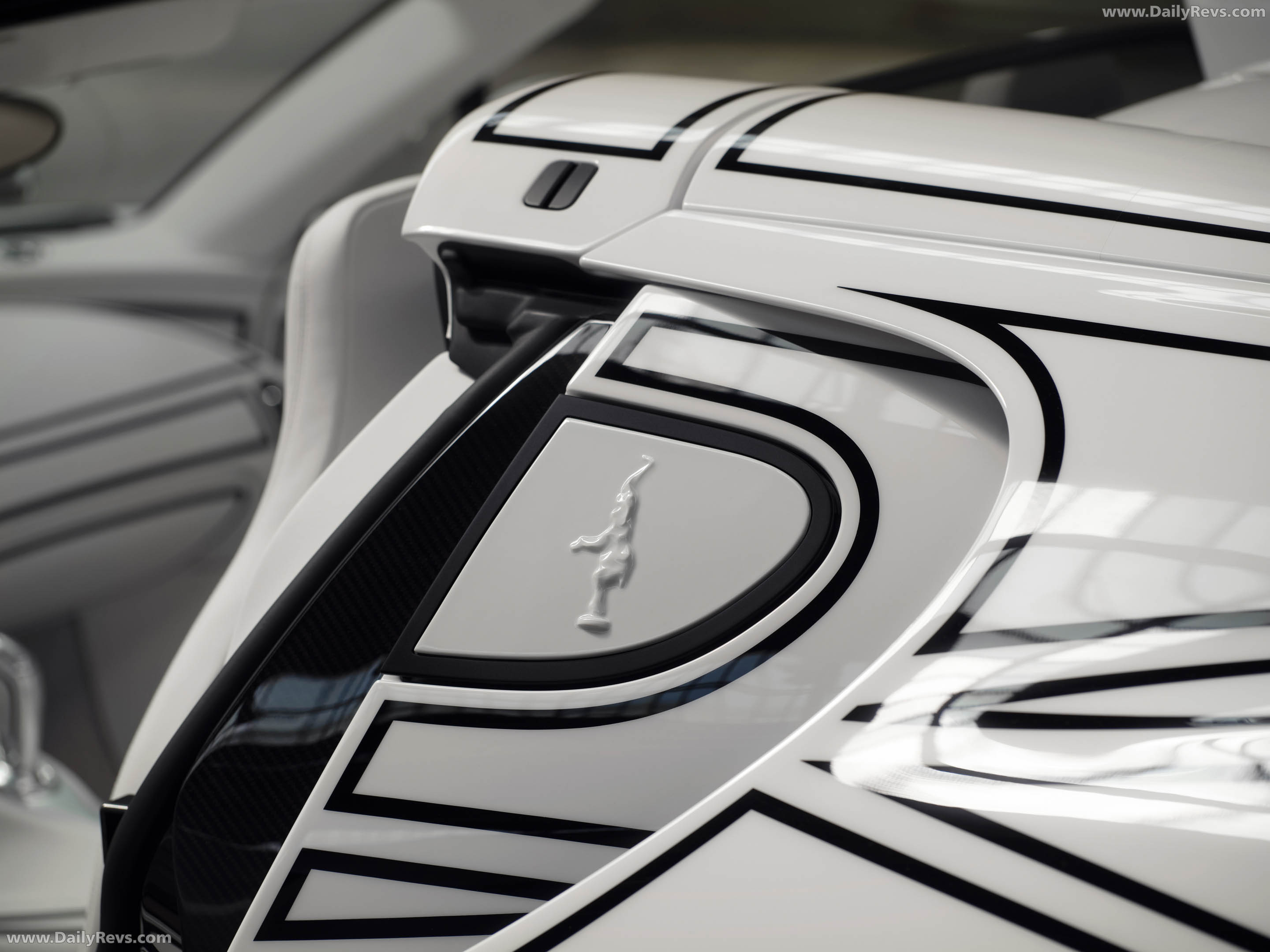 2026 Bugatti W16 Mistral Blanc Eternel Interior
