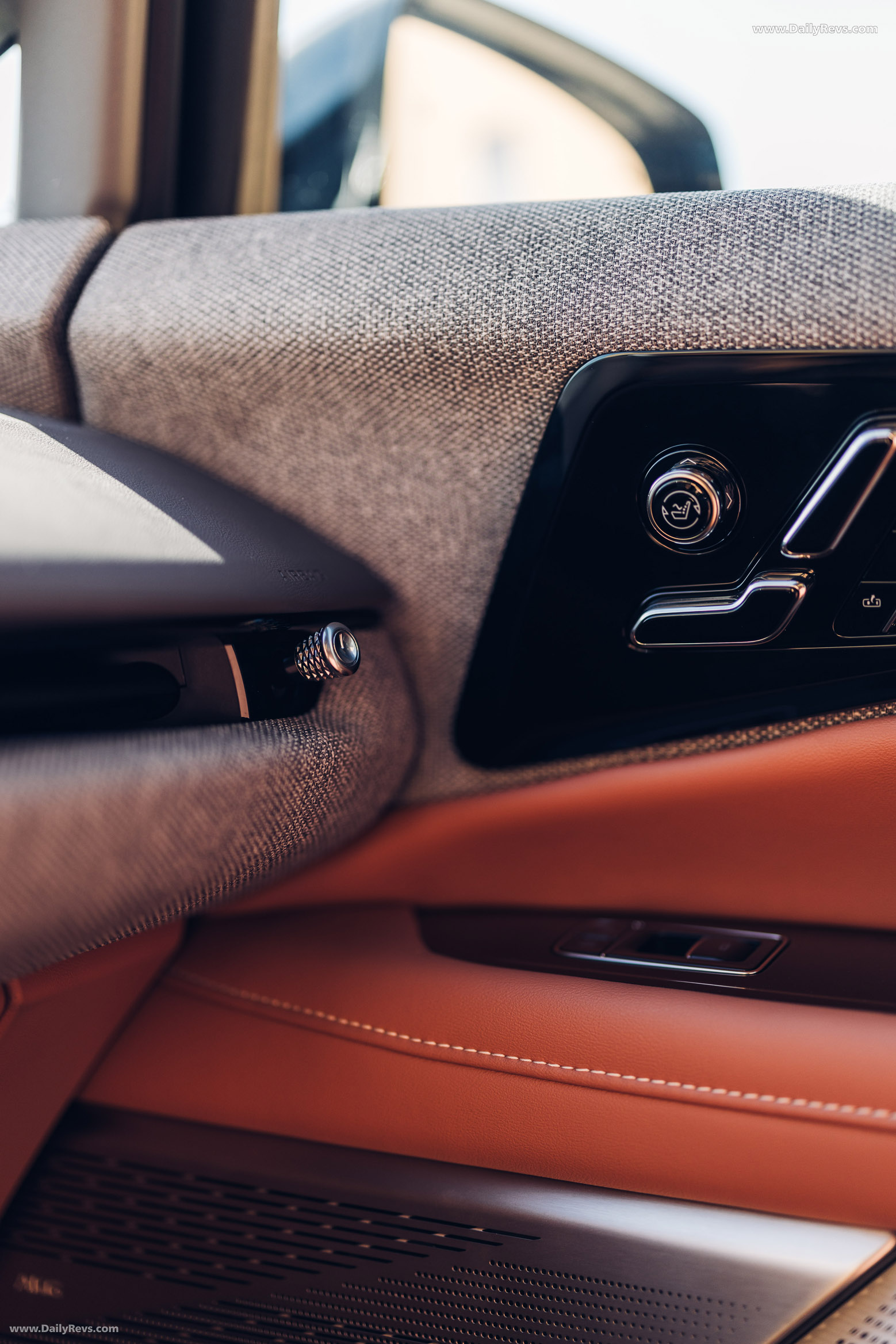 2026 Cadillac Optiq European Version Interior