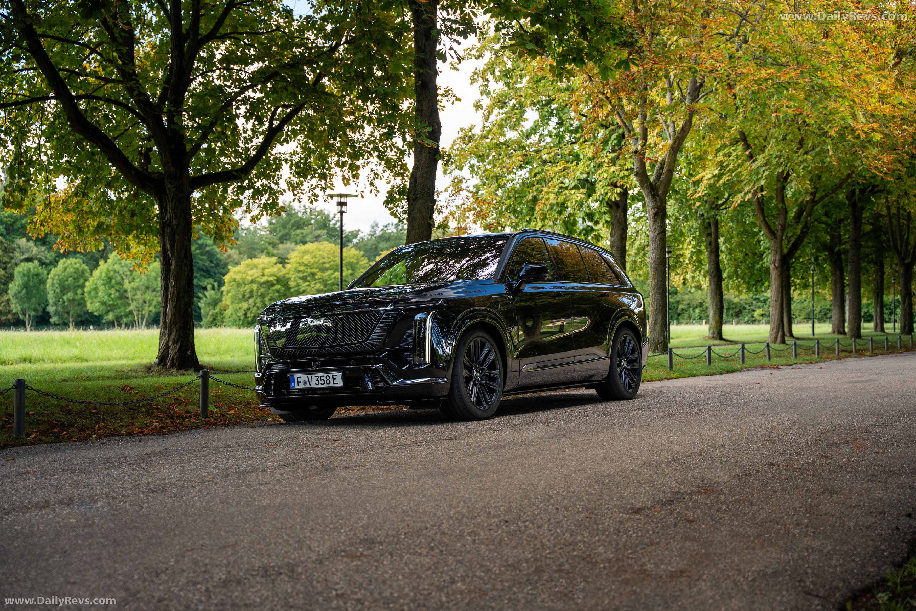 2026 Cadillac VISTIQ European Version Front View