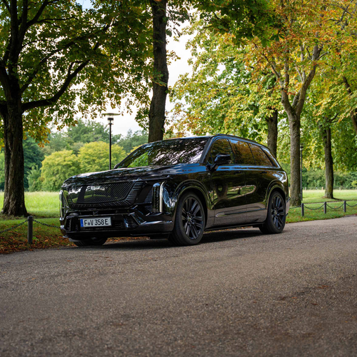 2026 Cadillac VISTIQ European Version Front View