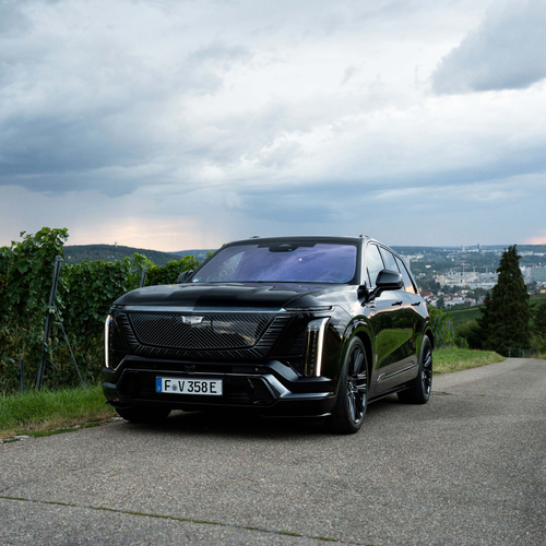 2026 Cadillac VISTIQ European Version Front View