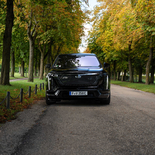 2026 Cadillac VISTIQ European Version Front View