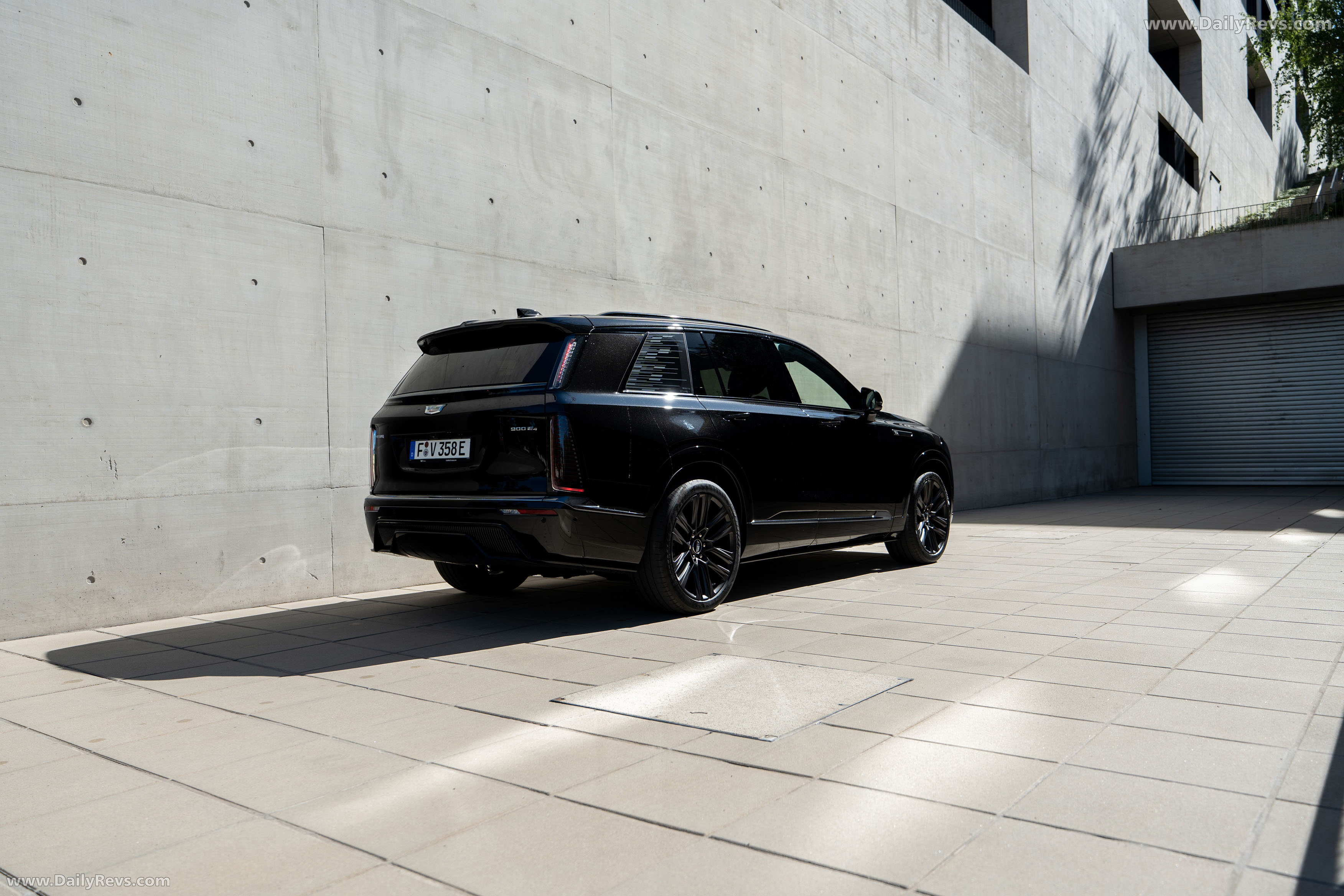 2026 Cadillac VISTIQ European Version Rear View