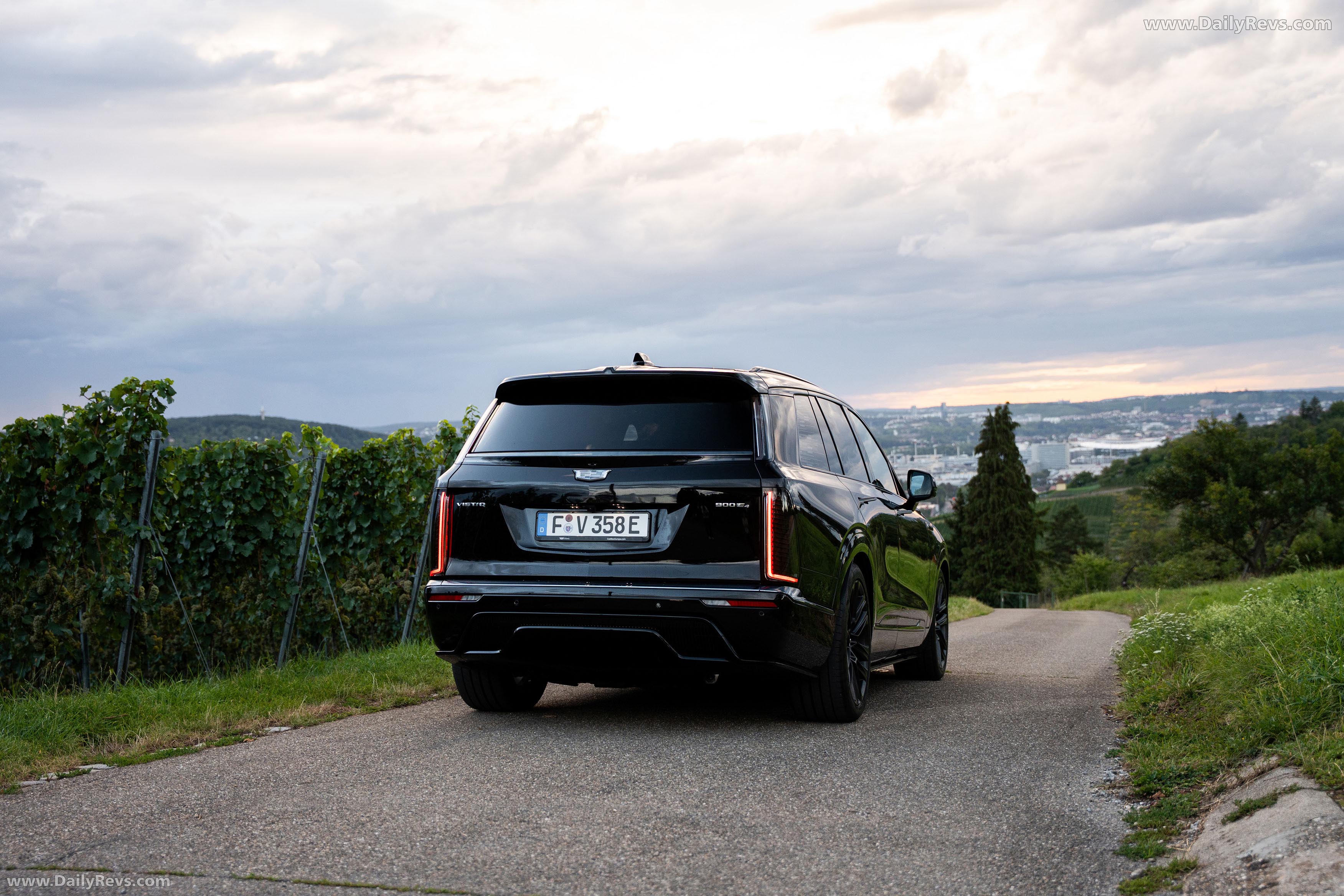 2026 Cadillac VISTIQ European Version Rear View
