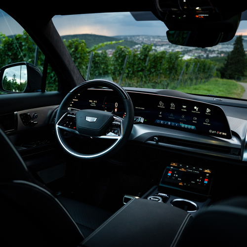 2026 Cadillac VISTIQ European Version Interior