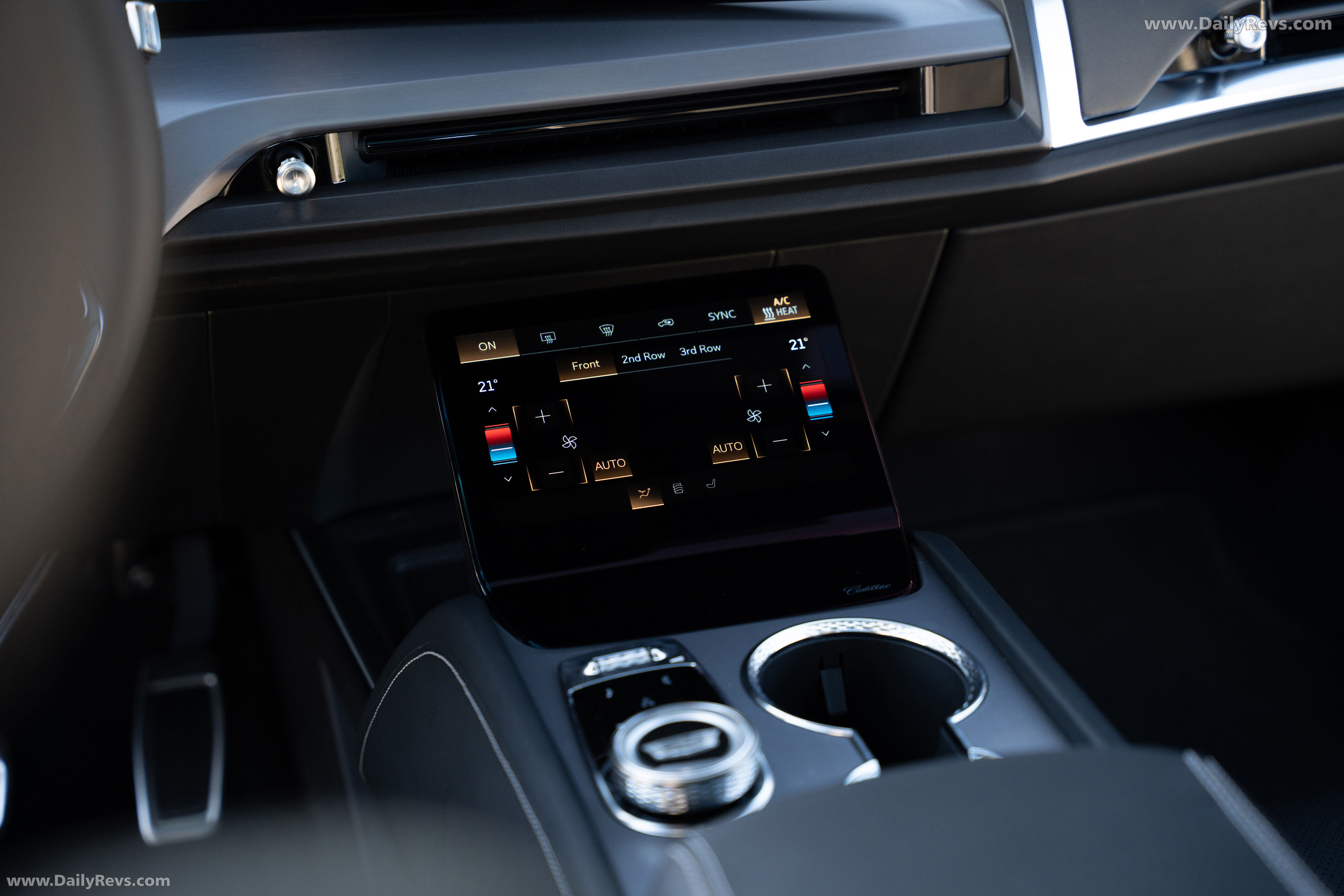 2026 Cadillac VISTIQ European Version Interior