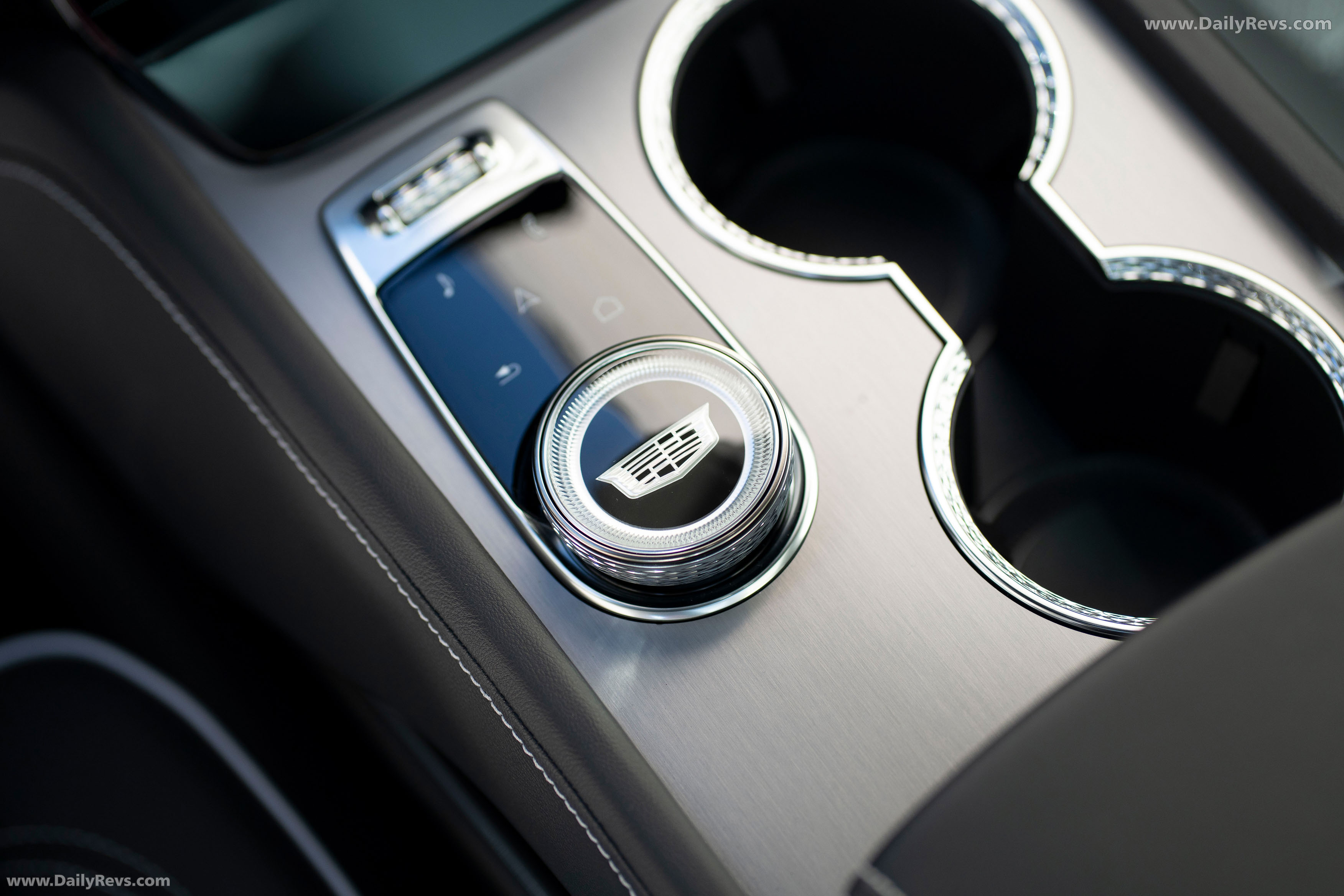 2026 Cadillac VISTIQ European Version Interior