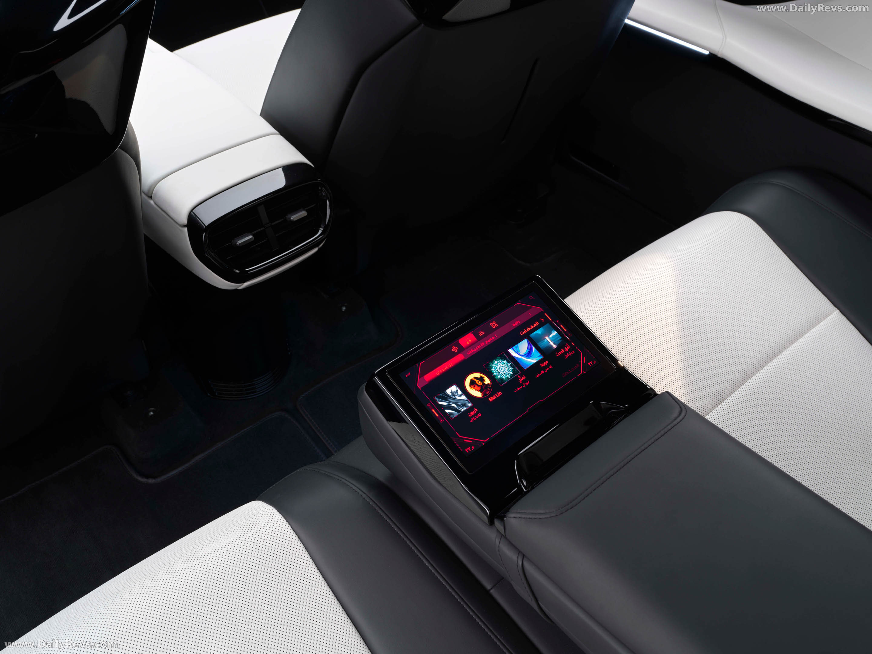 2027 Ceer Exobot SUV Interior