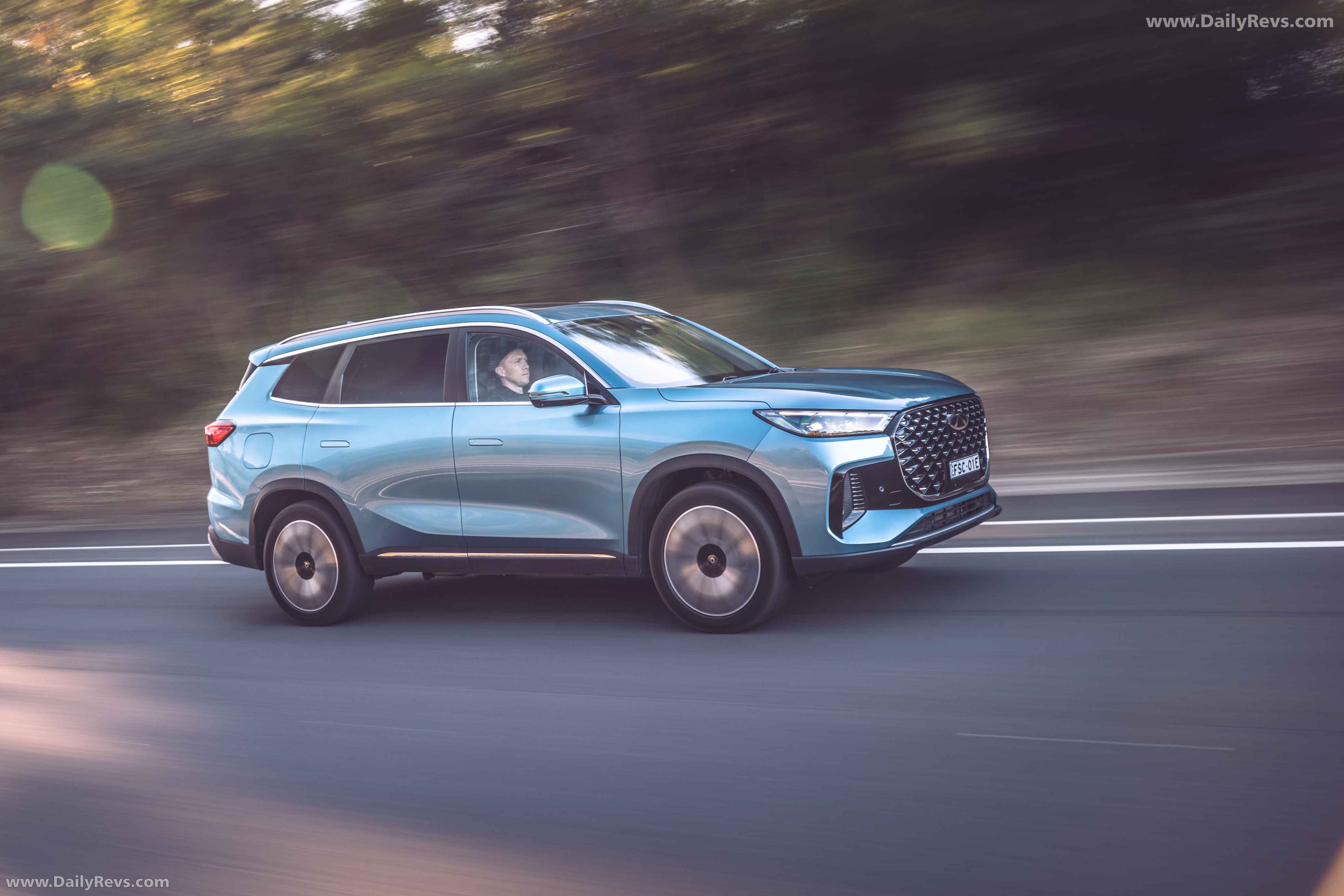 2025 Chery Automobiles Tiggo 8 Super Hybrid Side View