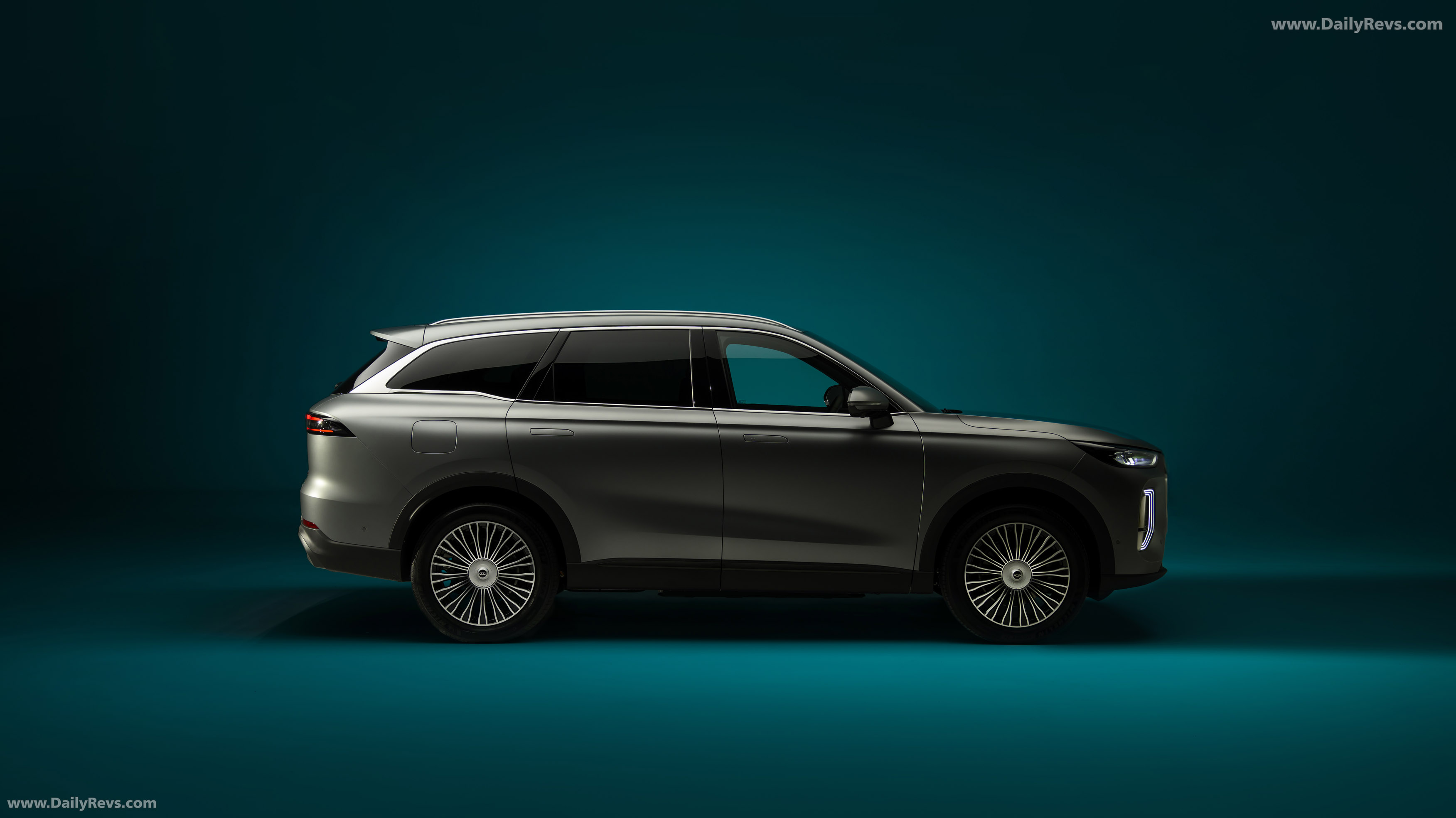 2026 Chery Automobiles Tiggo 9 CSH Side View
