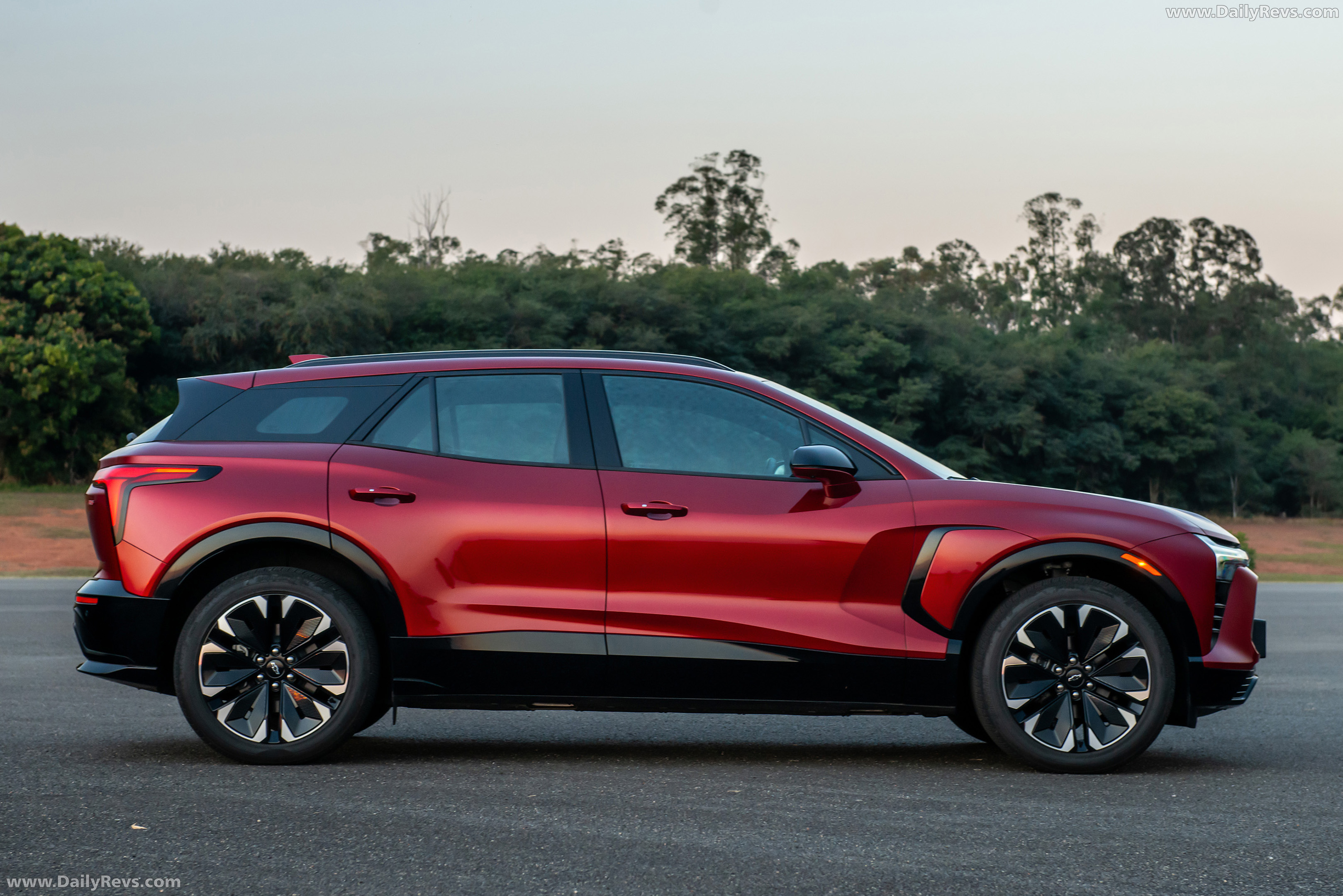 2025 Chevrolet Blazer EV Brazilian Version Side View