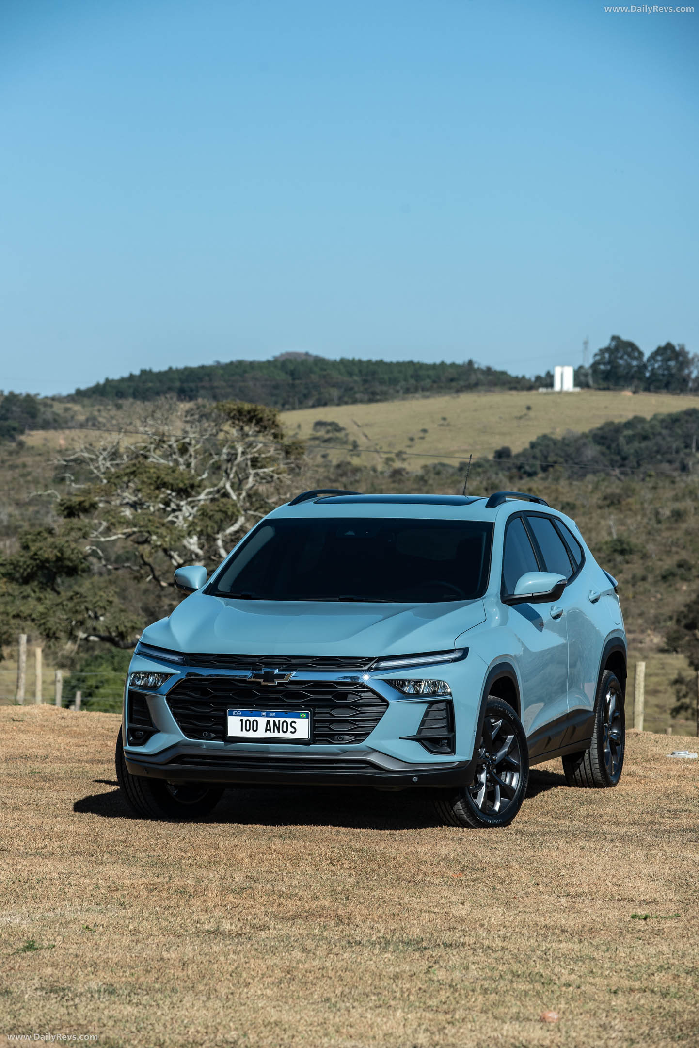 2026 Chevrolet Tracker 100 Years Edition Front View