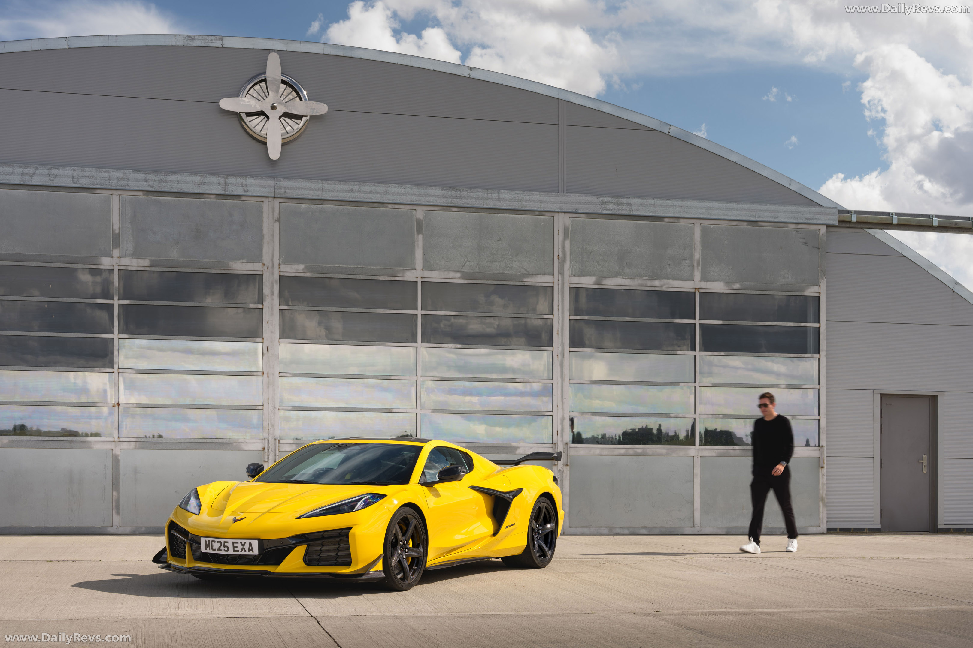 2025 Chevrolet Corvette Z06 Coupe UK Version Front View