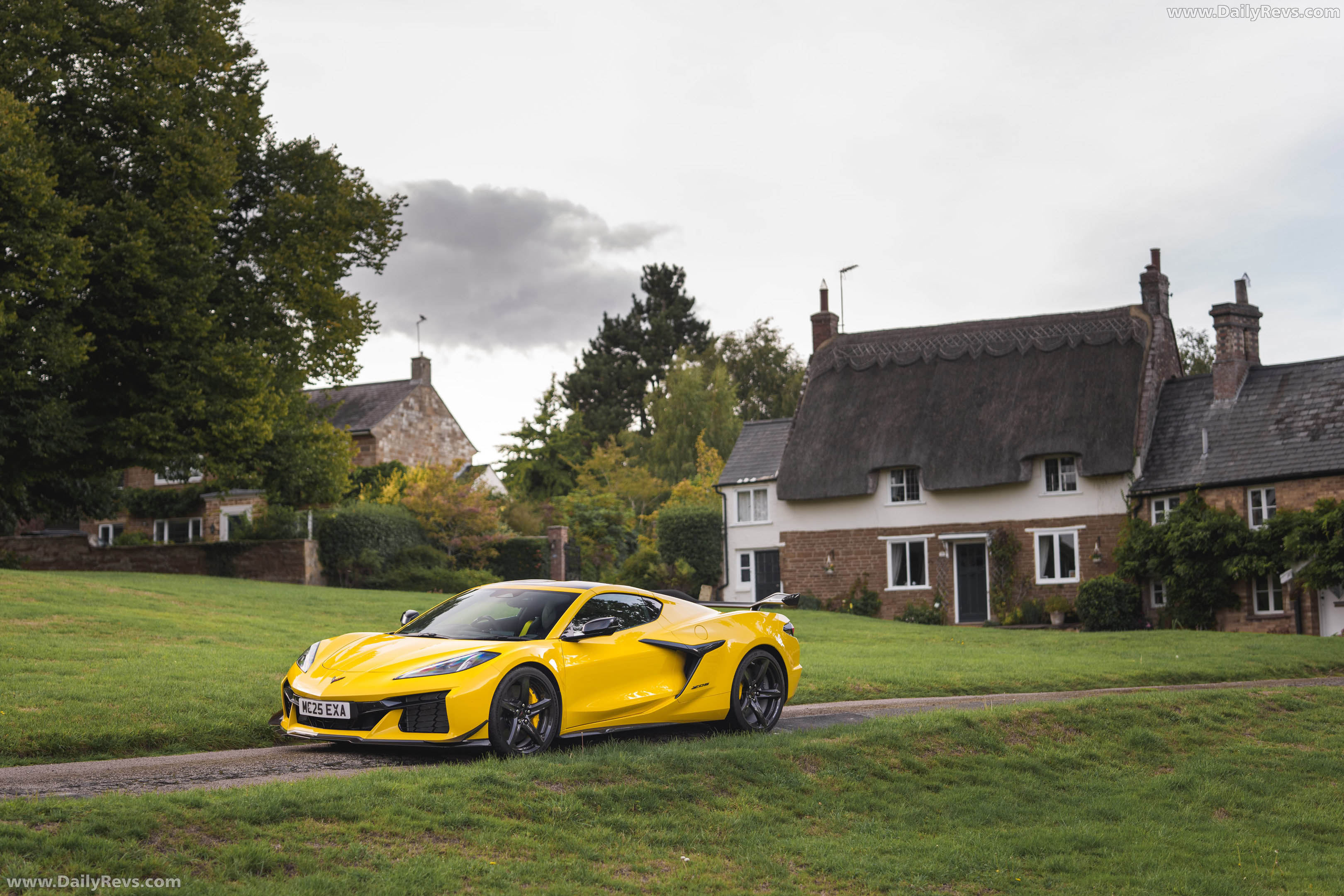 2025 Chevrolet Corvette Z06 Coupe UK Version Front View