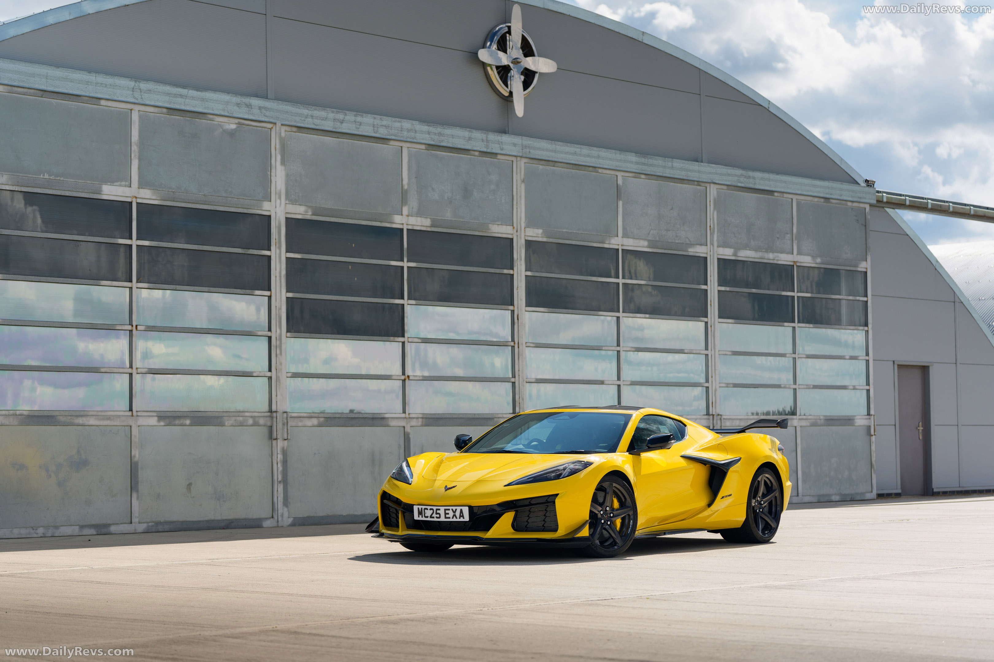 2025 Chevrolet Corvette Z06 Coupe UK Version Front View