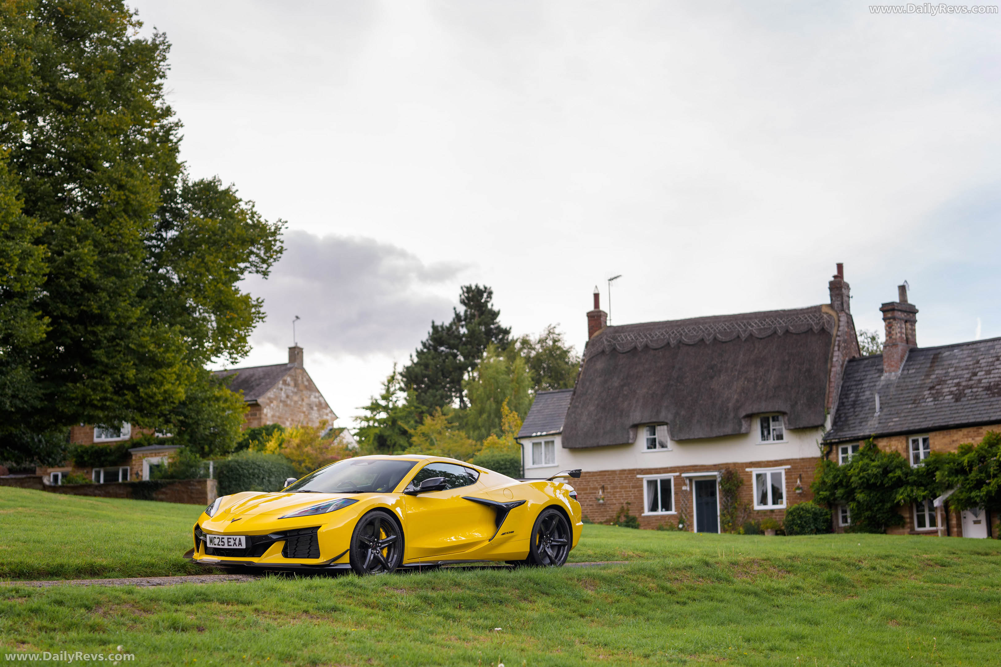 2025 Chevrolet Corvette Z06 Coupe UK Version Front View