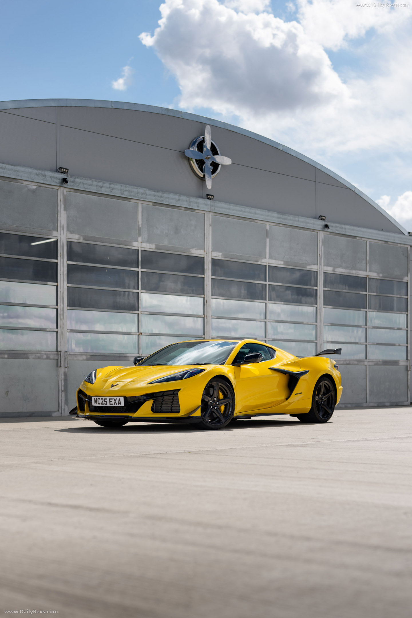2025 Chevrolet Corvette Z06 Coupe UK Version Front View