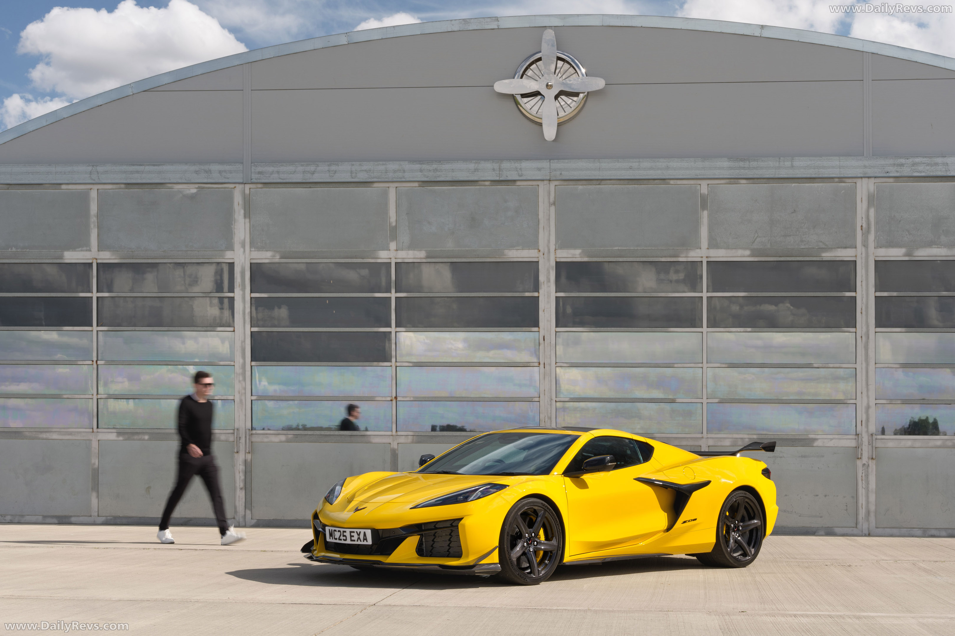 2025 Chevrolet Corvette Z06 Coupe UK Version Front View