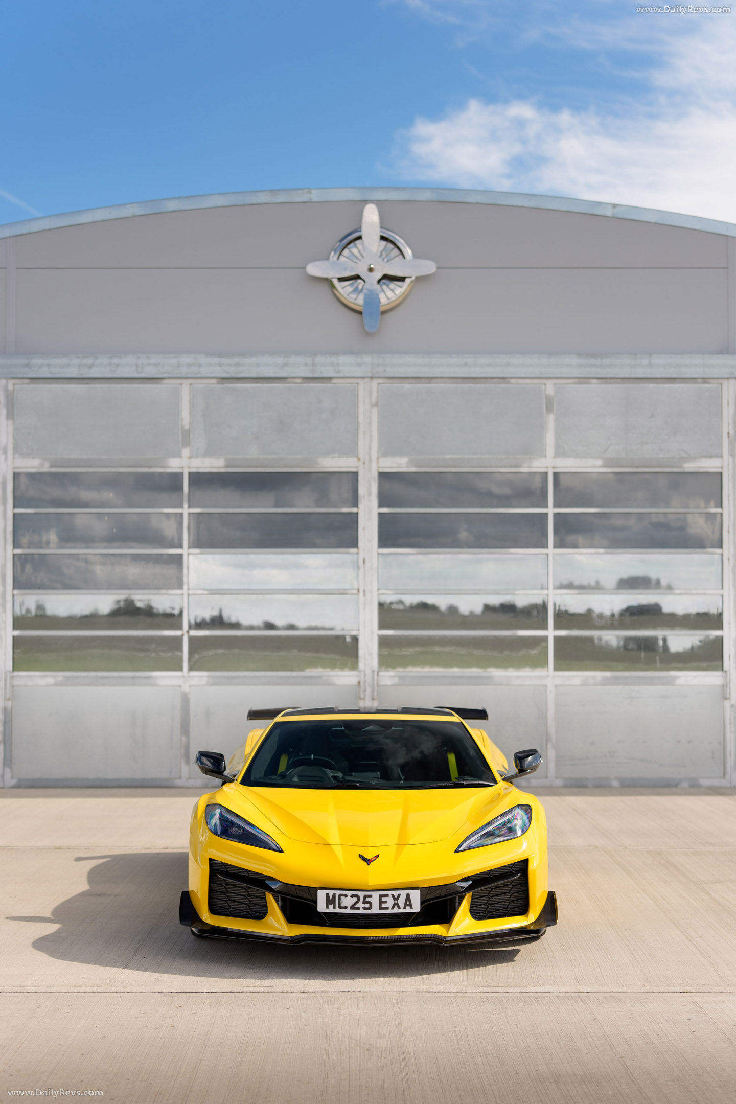 2025 Chevrolet Corvette Z06 Coupe UK Version Front View