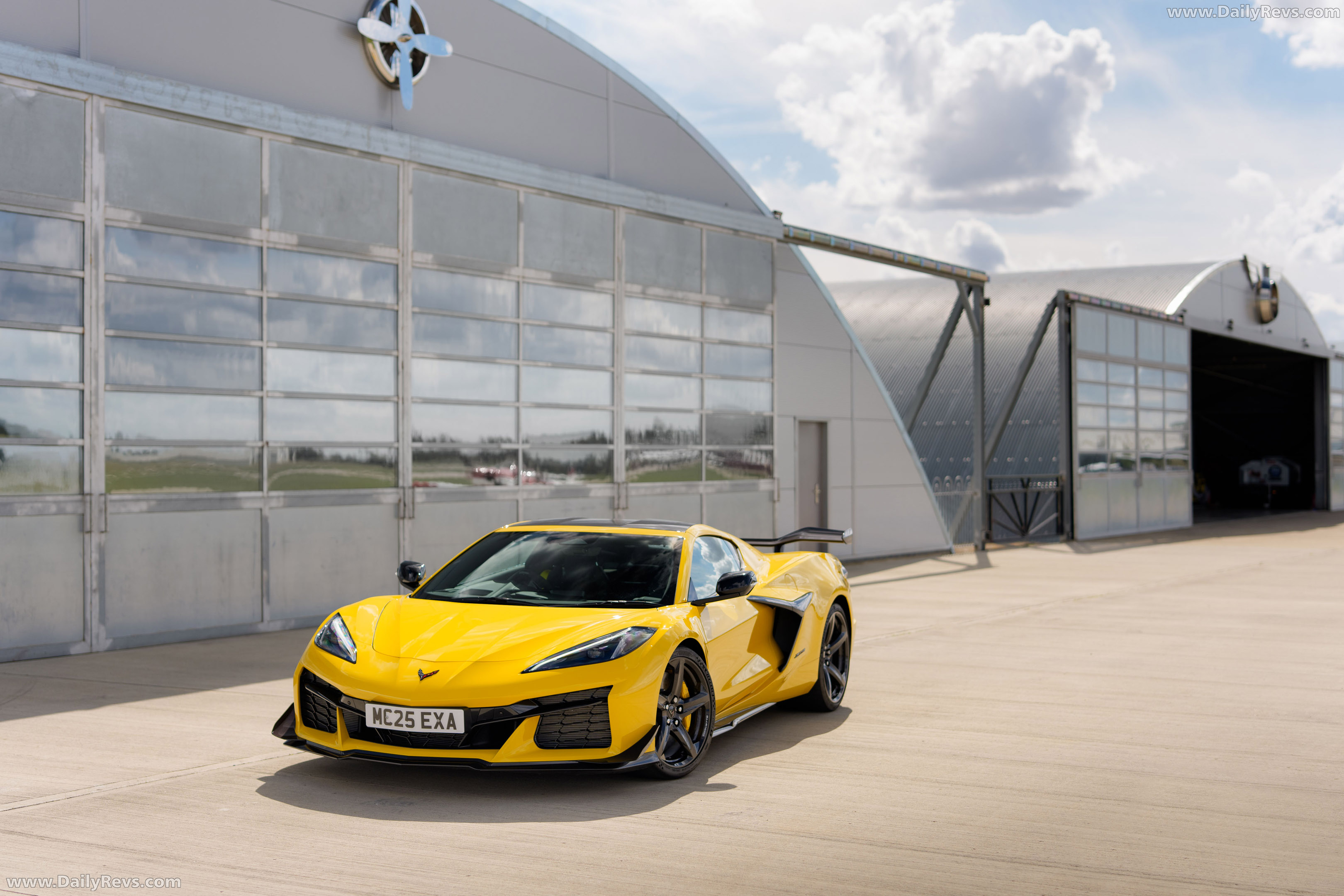 2025 Chevrolet Corvette Z06 Coupe UK Version Front View