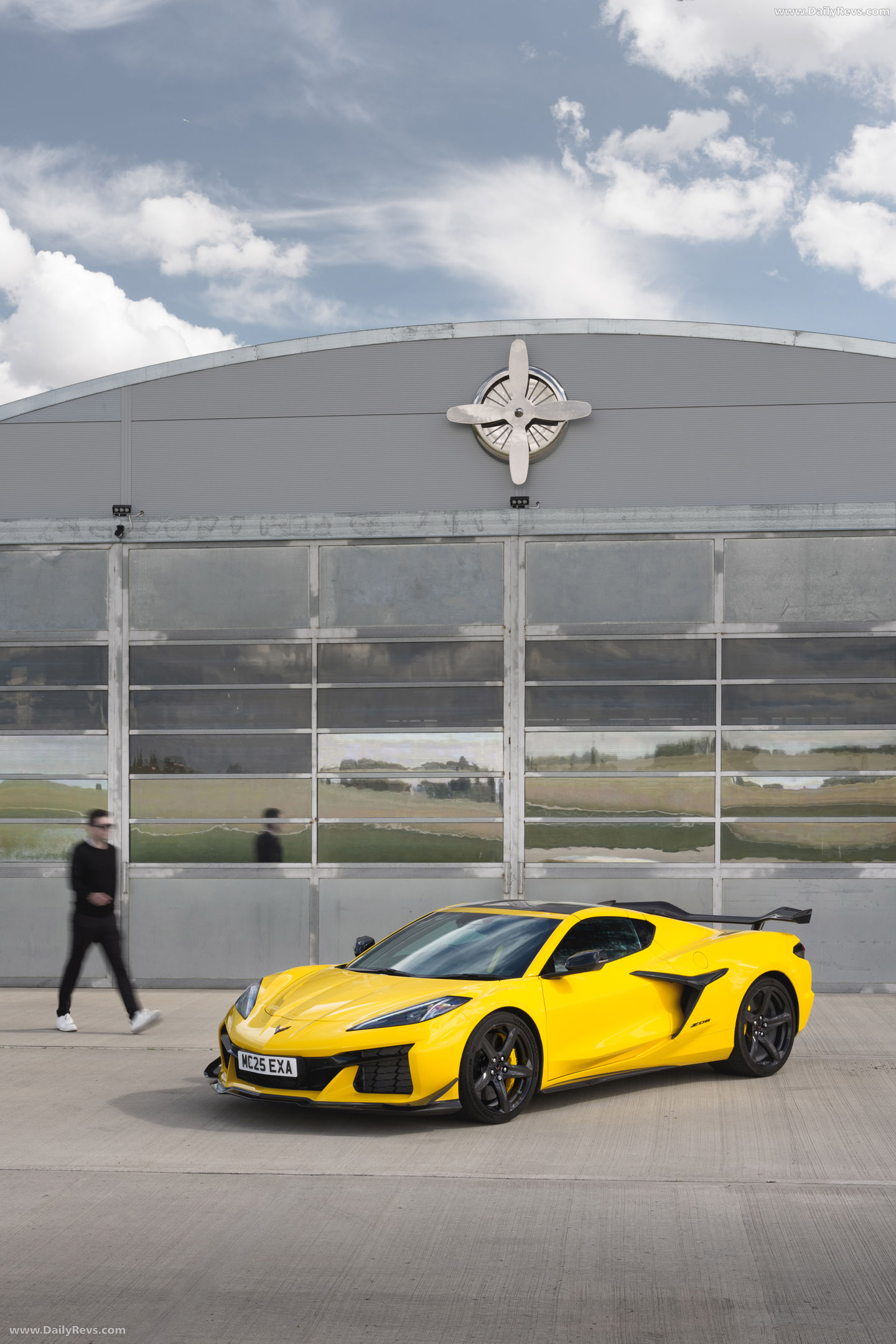 2025 Chevrolet Corvette Z06 Coupe UK Version Front View