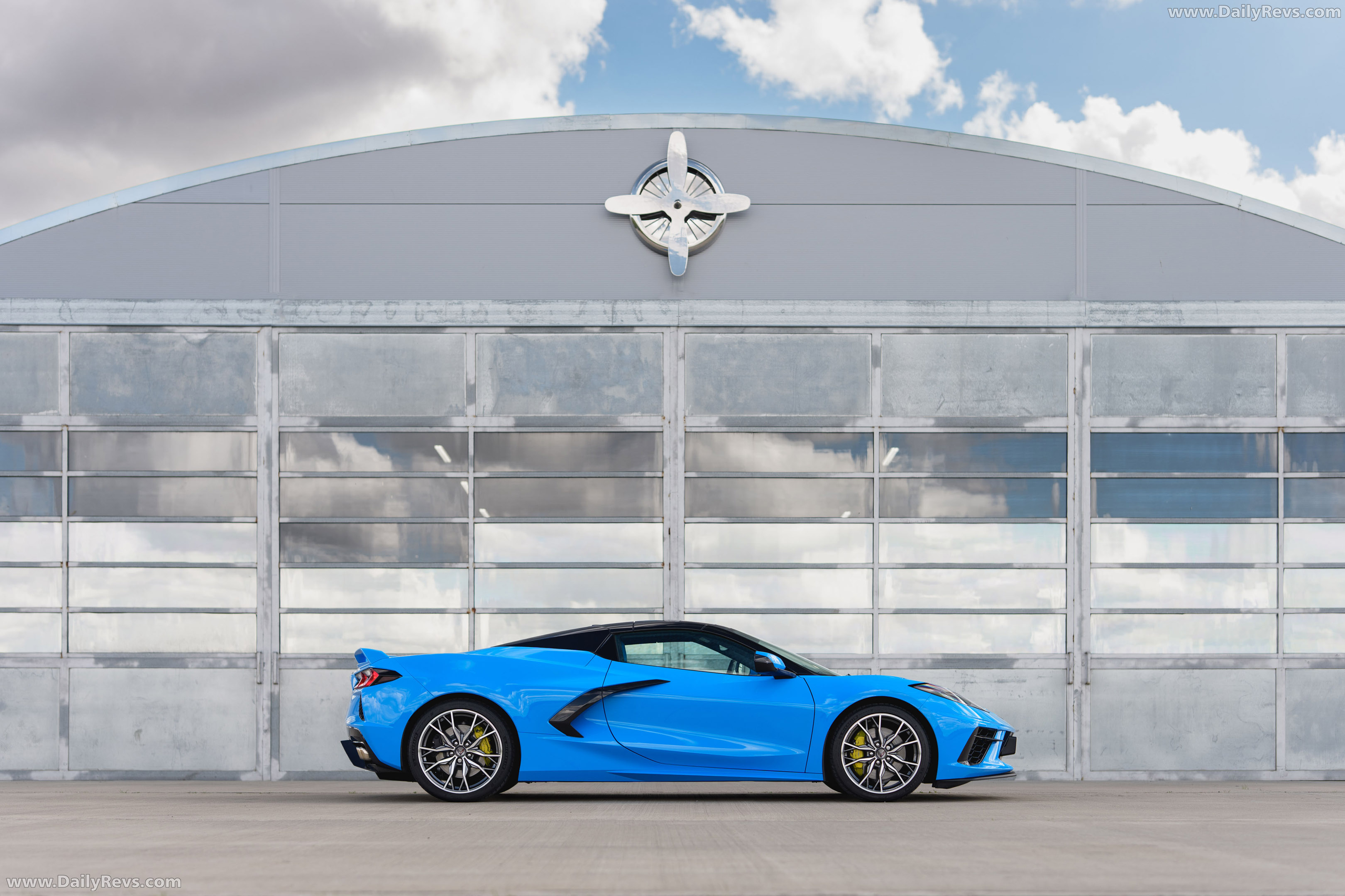 2025 Chevrolet Corvette C8 Stingray Convertible UK Version Side View