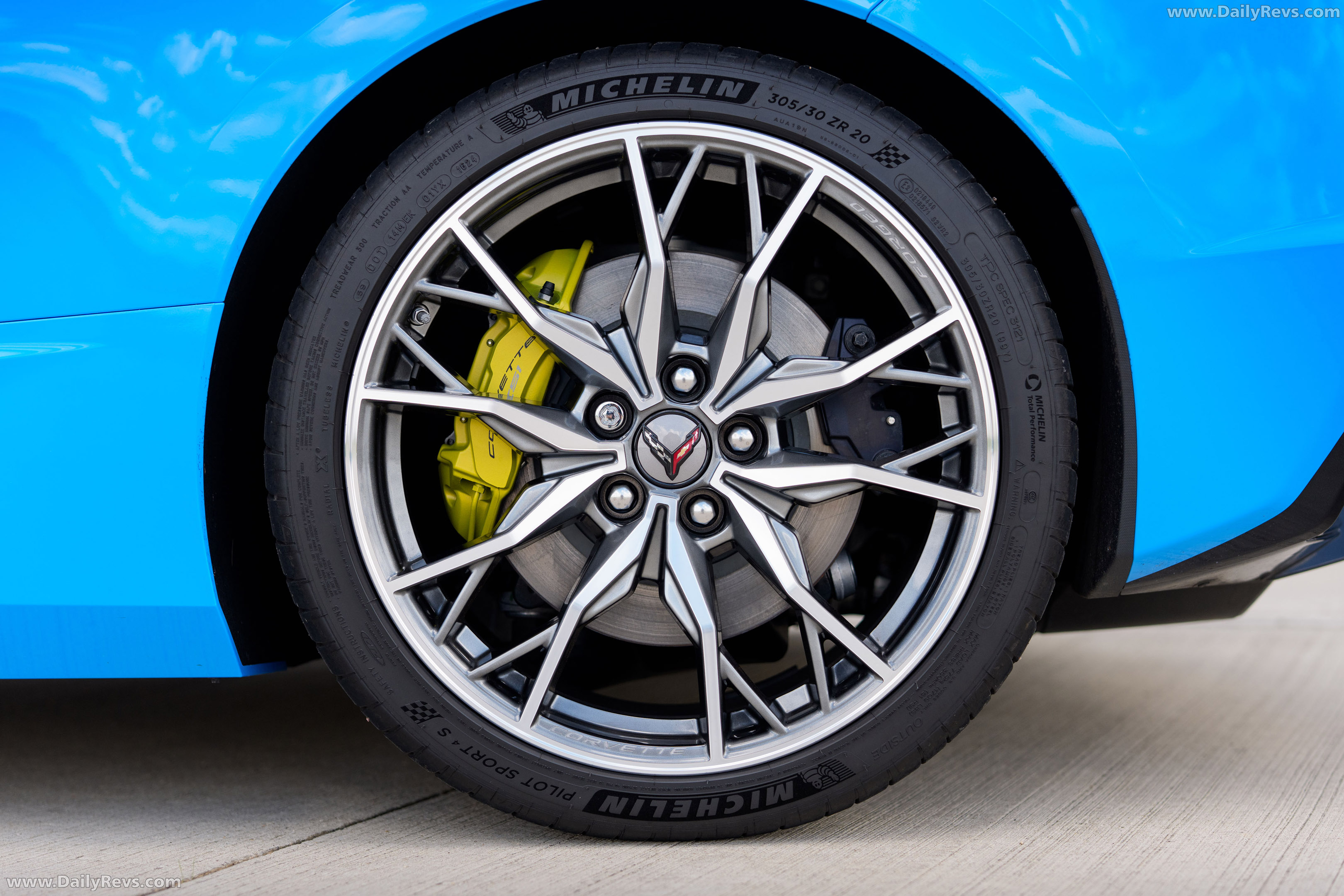 2025 Chevrolet Corvette C8 Stingray Convertible UK Version Exterior