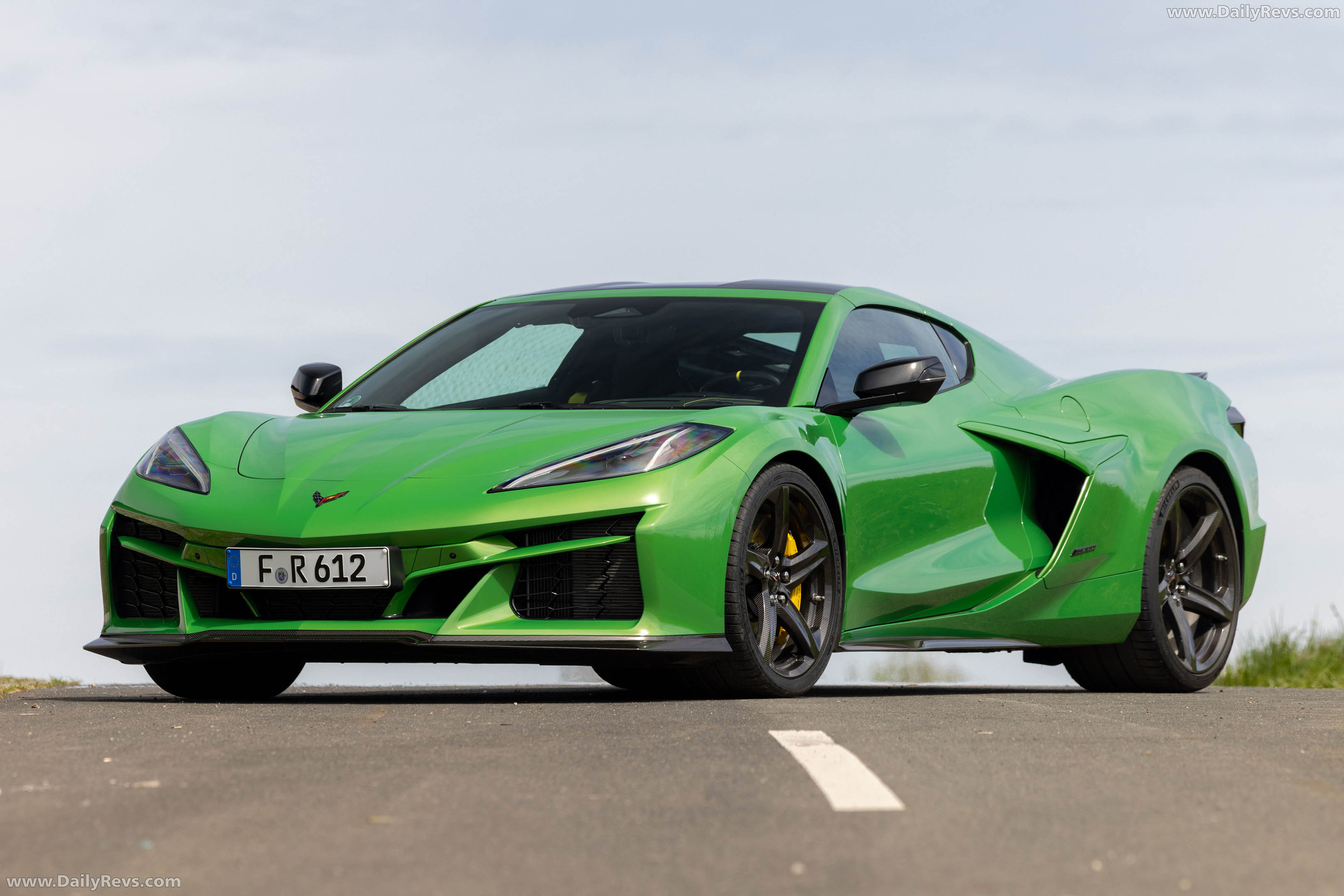 2026 Chevrolet Corvette E-Ray European Version Front View