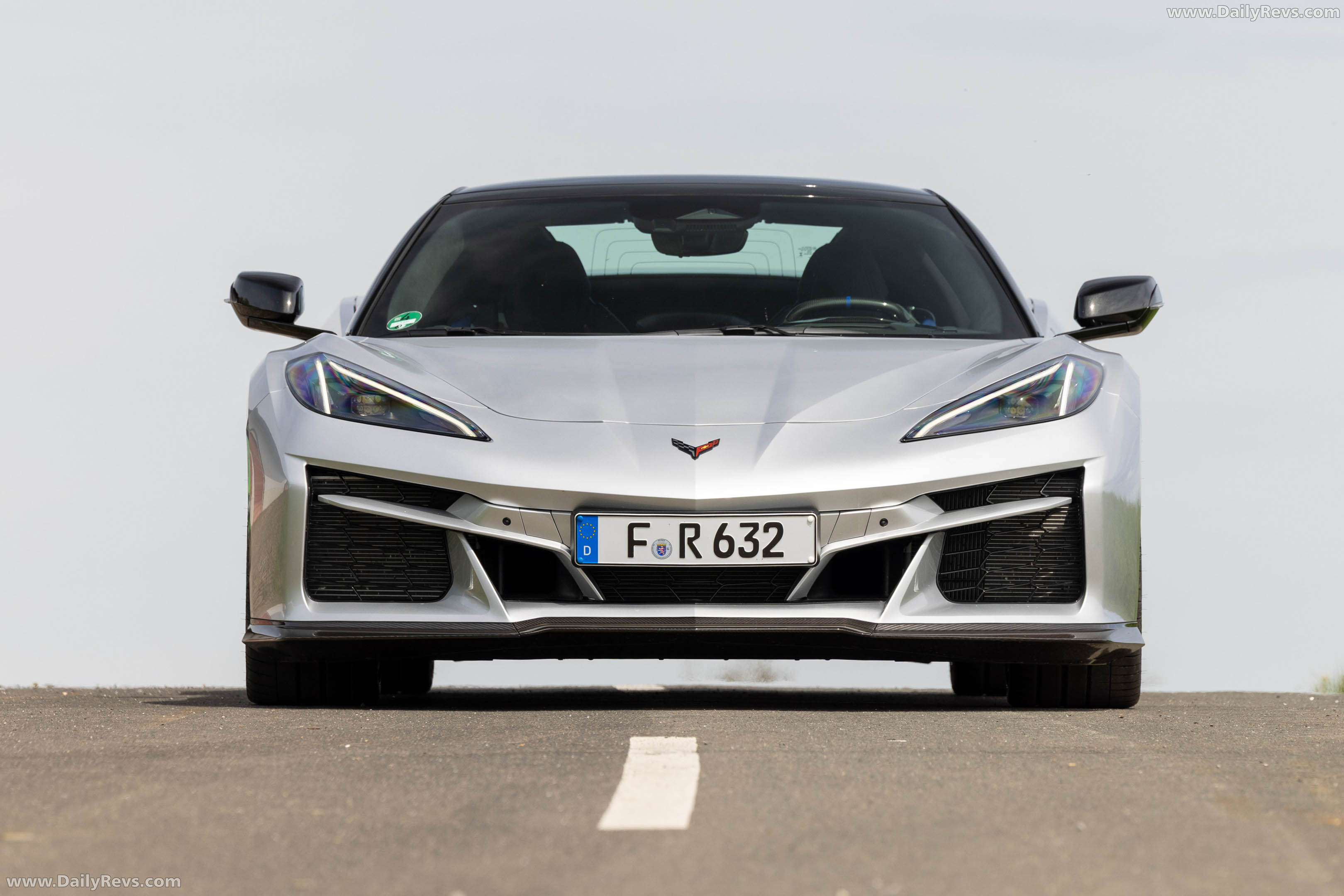 2026 Chevrolet Corvette E-Ray Convertible European Version Front View
