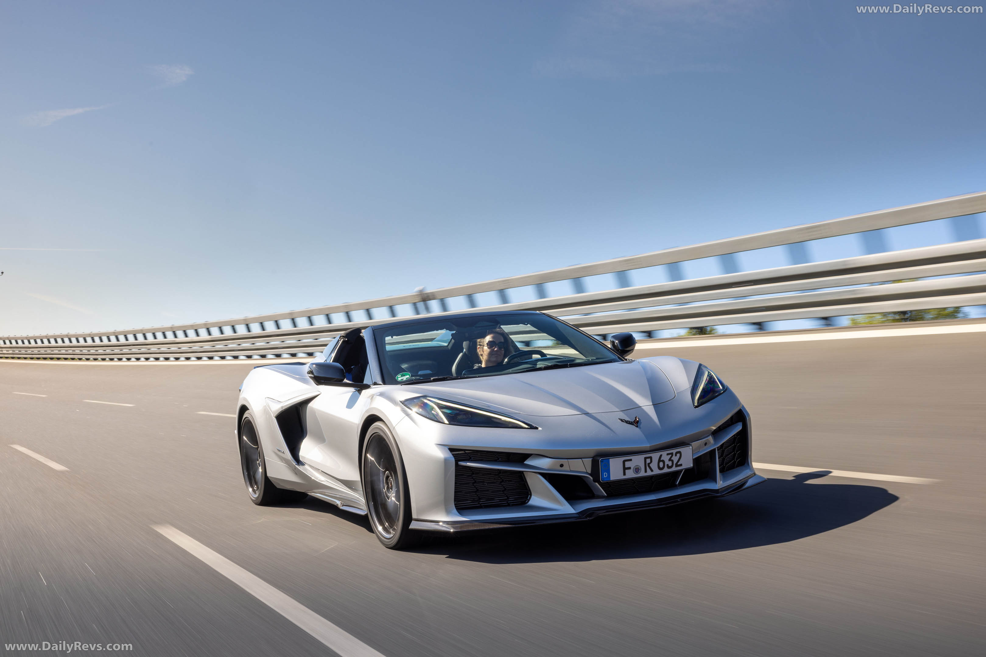 2026 Chevrolet Corvette E-Ray Convertible European Version Front View
