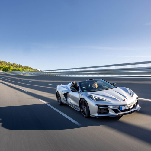 2026 Chevrolet Corvette E-Ray Convertible European Version Front View