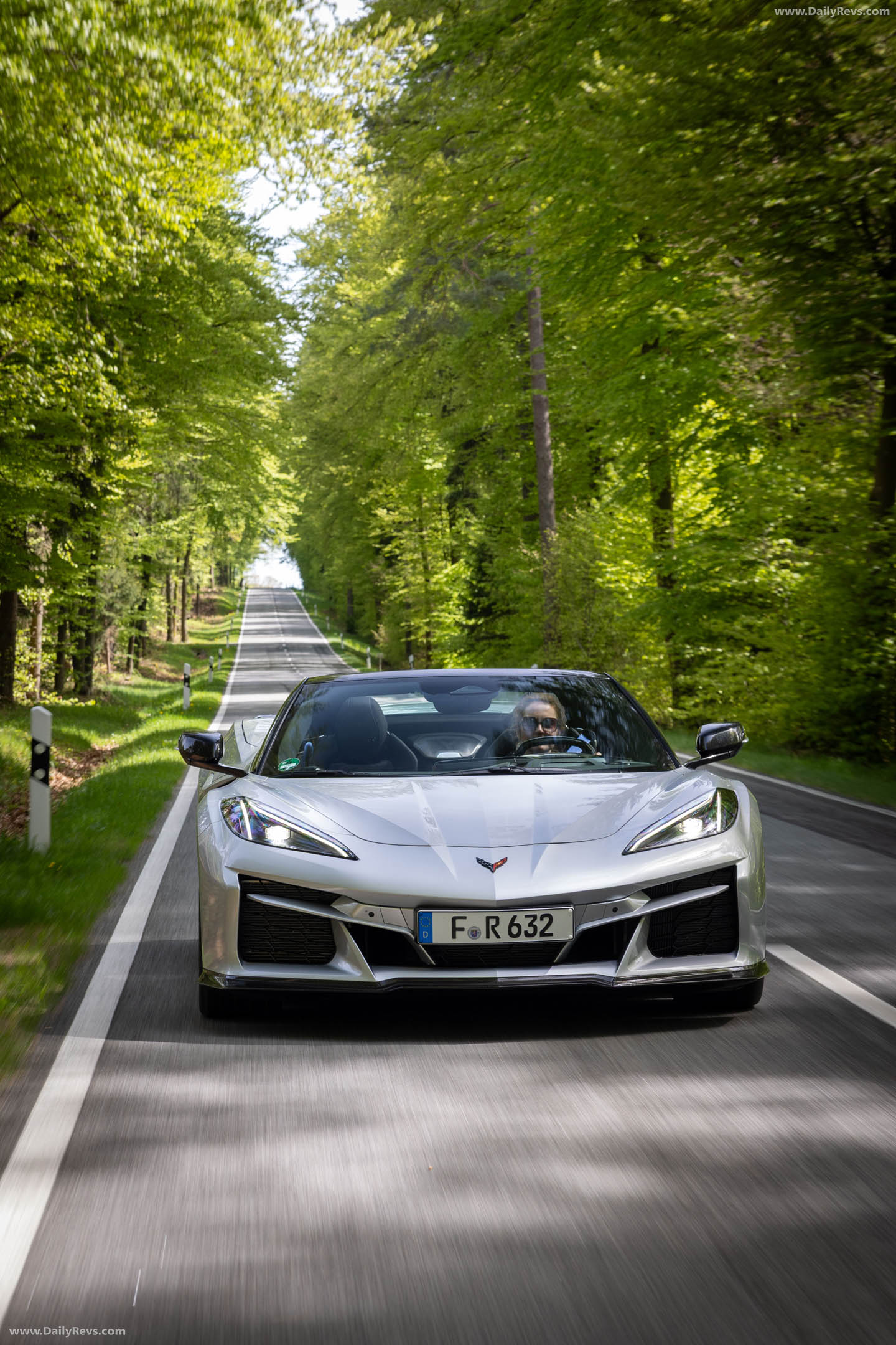 2026 Chevrolet Corvette E-Ray Convertible European Version Front View
