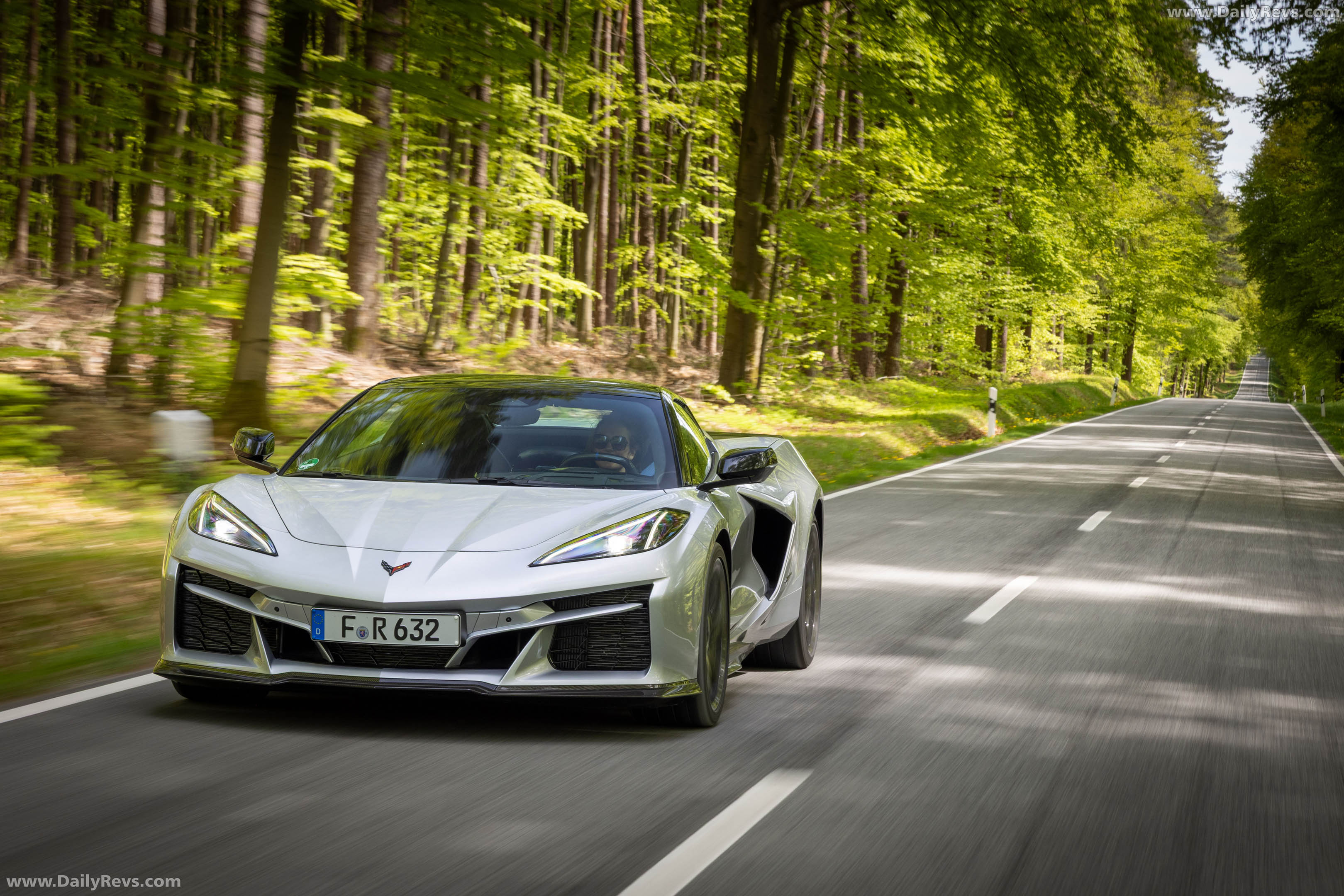 2026 Chevrolet Corvette E-Ray Convertible European Version Front View